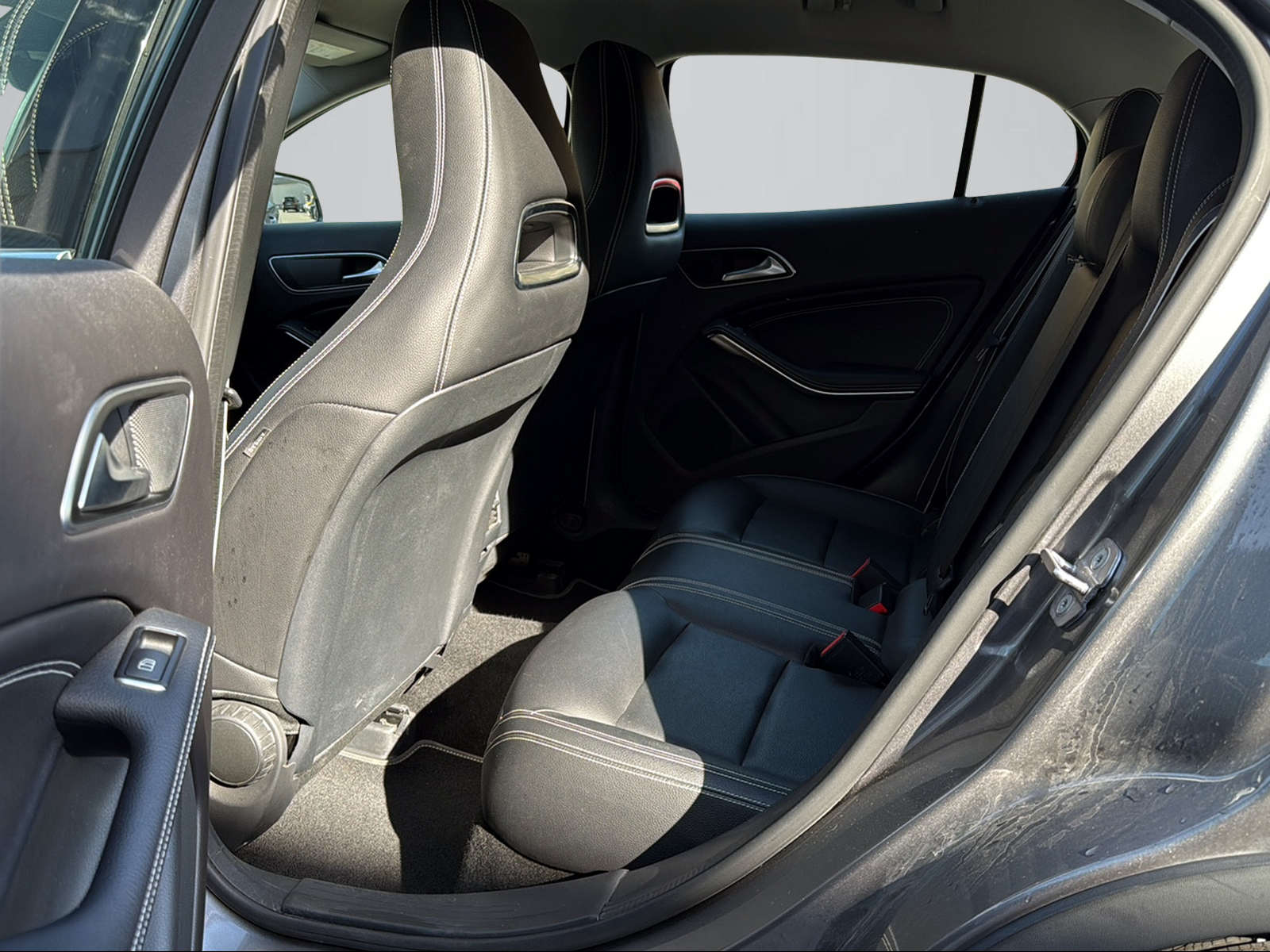 MERCEDES-BENZ GLA 250 AMG Line 4Matic 7G-DCT-image-8
