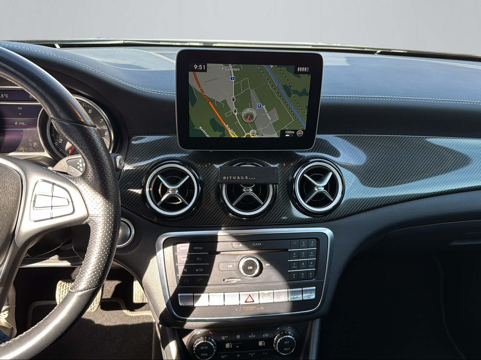 MERCEDES-BENZ GLA 250 AMG Line 4Matic 7G-DCT-image-7