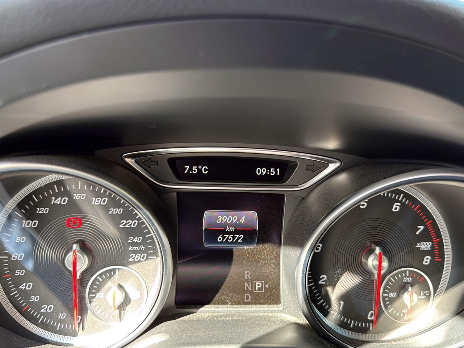 MERCEDES-BENZ GLA 250 AMG Line 4Matic 7G-DCT-image-5