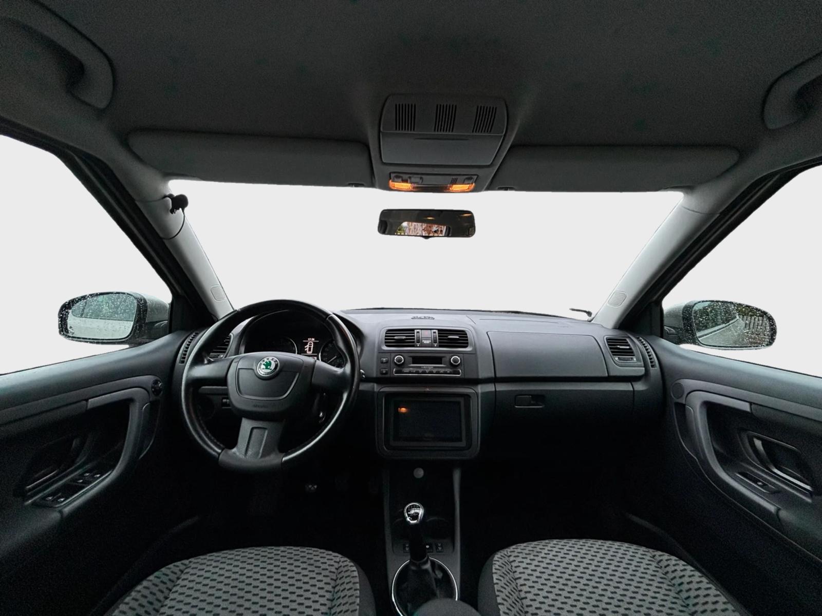SKODA Fabia 1.2 TSI Ambiente-image-7