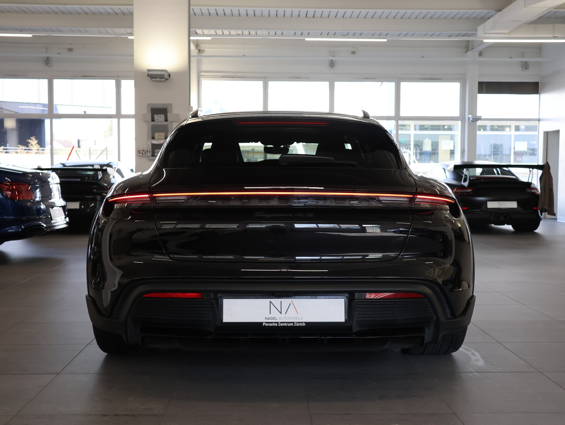 PORSCHE Taycan 4S Cross Turismo *360 Kamera* *Sportlenkrad* *Sitzheizung/Lüftung*-image-4
