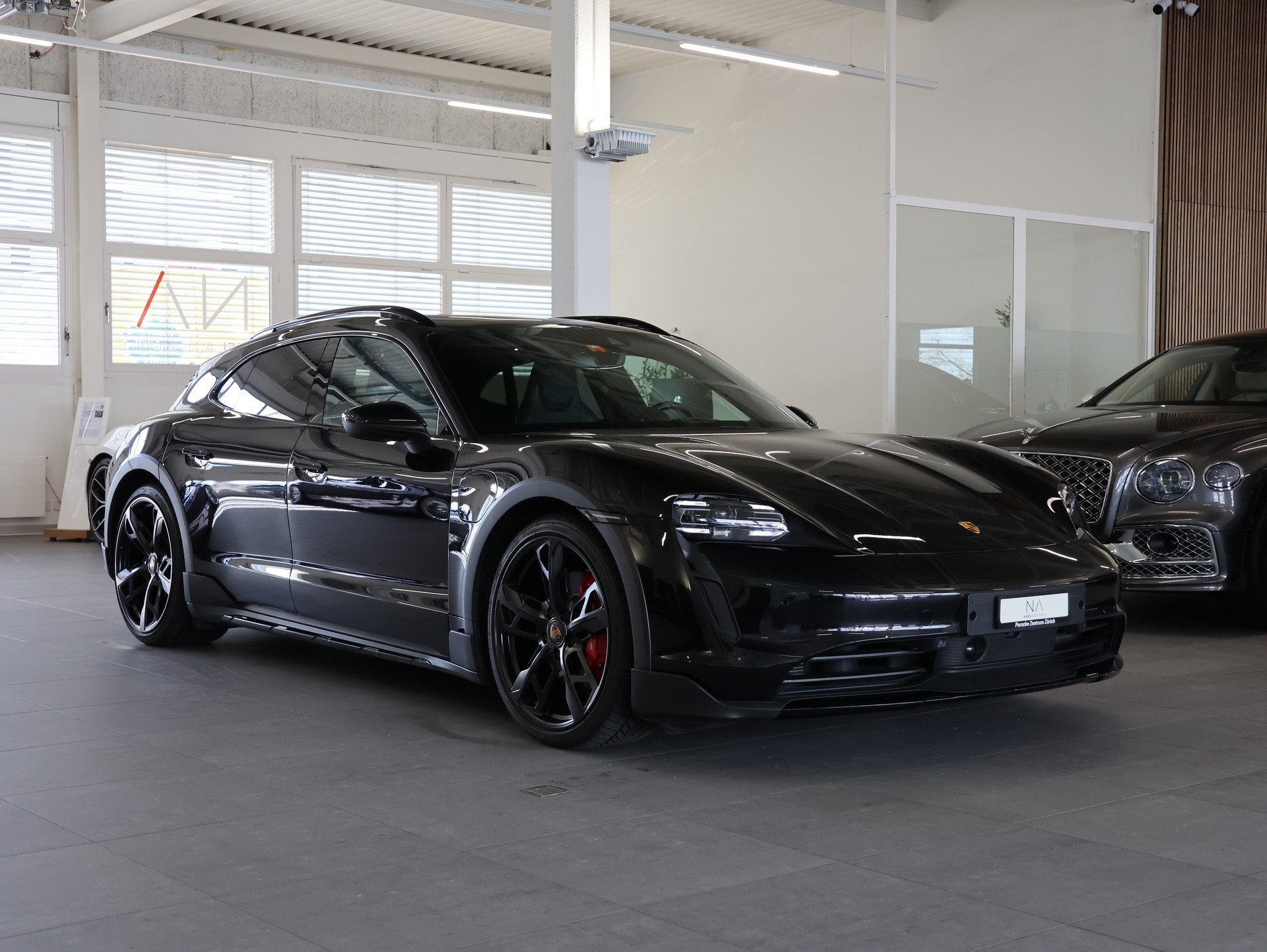 PORSCHE Taycan 4S Cross Turismo *360 Kamera* *Sportlenkrad* *Sitzheizung/Lüftung*-showroom-element-1