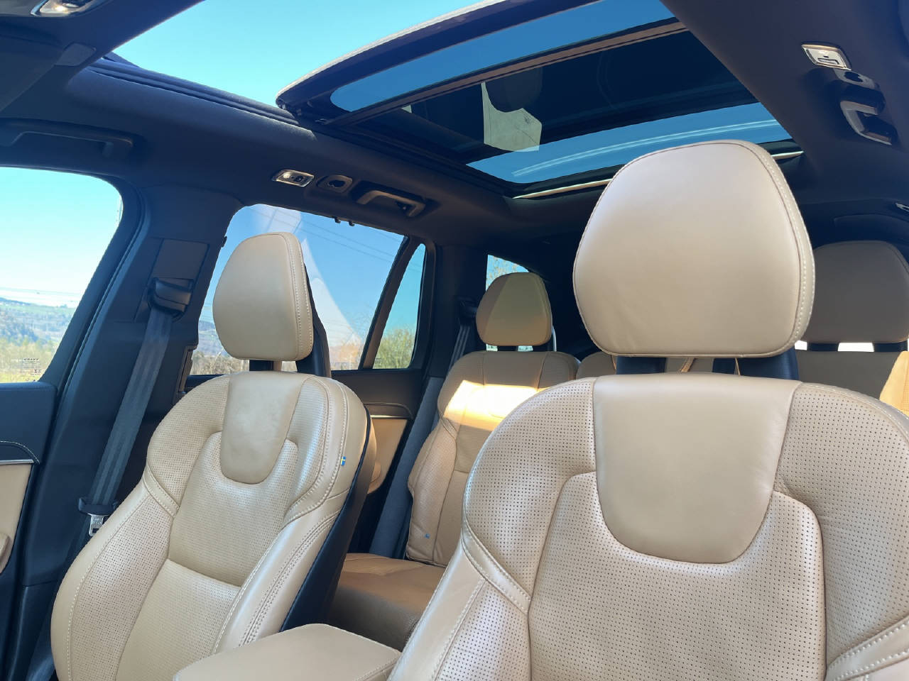 VOLVO XC90 2.0 B6 MH Inscription 7P. AWD-image-15