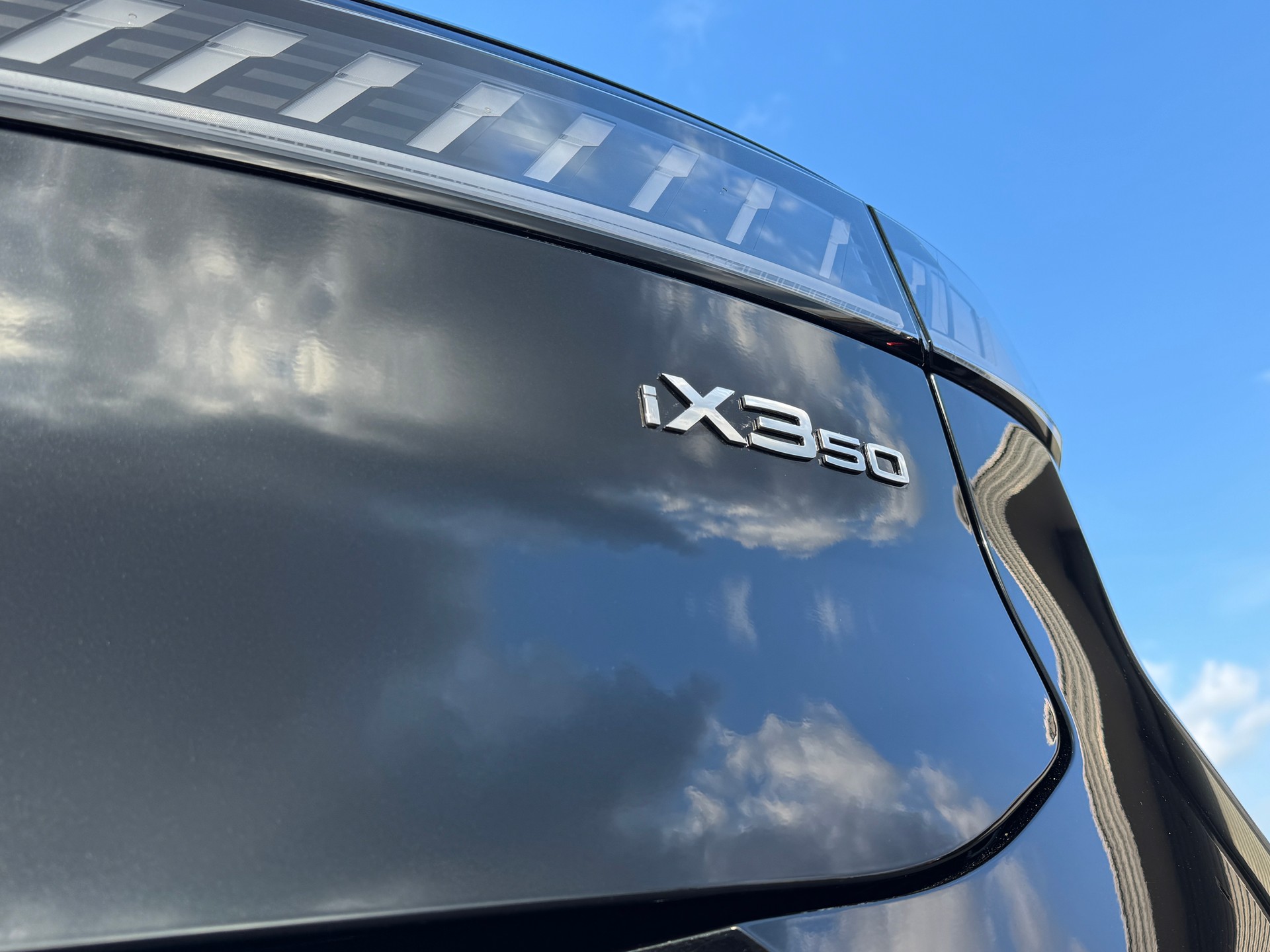 BMW iX3 50 xDrive M Sport Pro-showroom-element-2