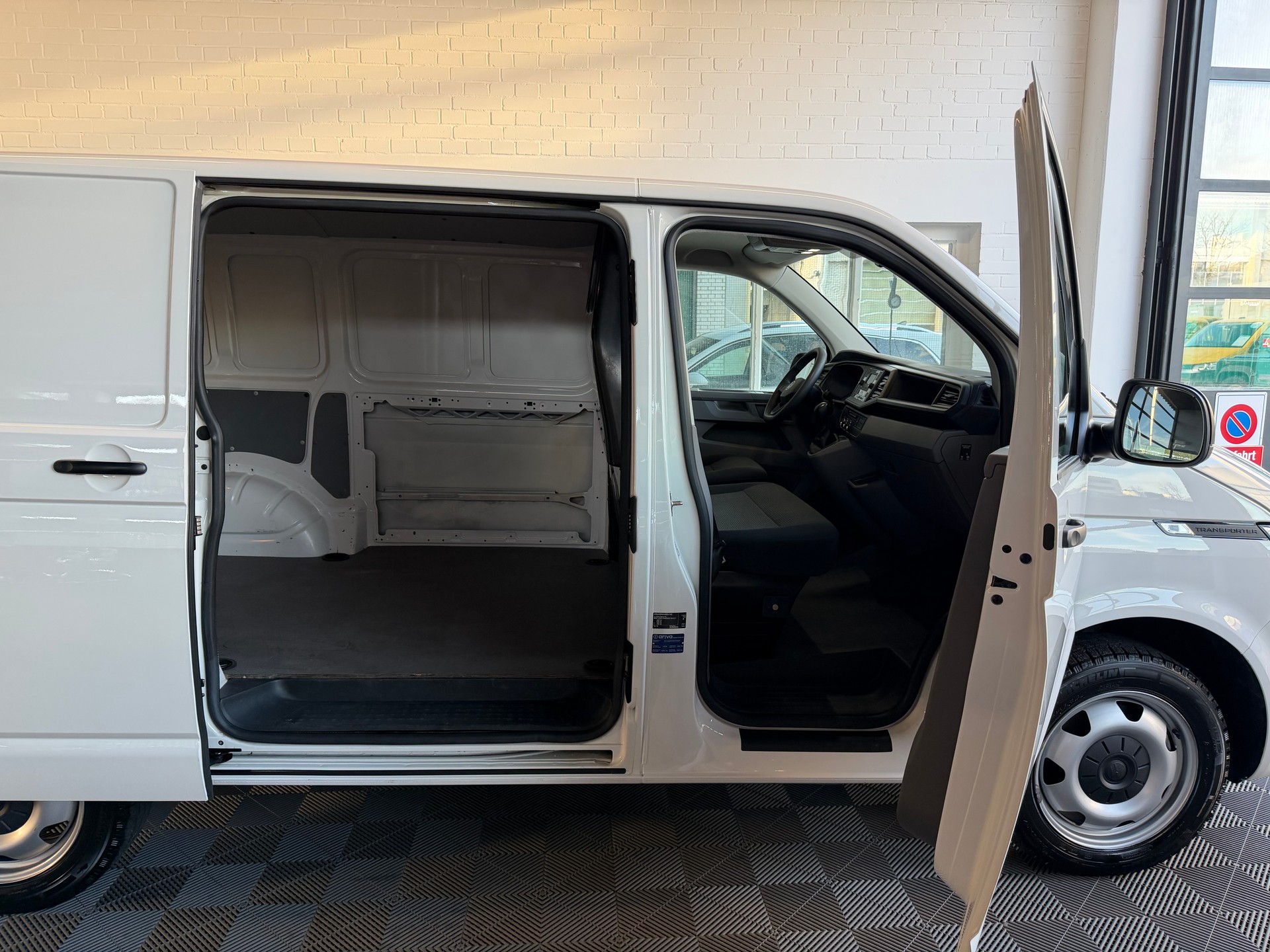 VW T6.1 2.0 Bi-TDI 204 PS 4X4 4Motion DSG + AHK 2500 KG-image-9