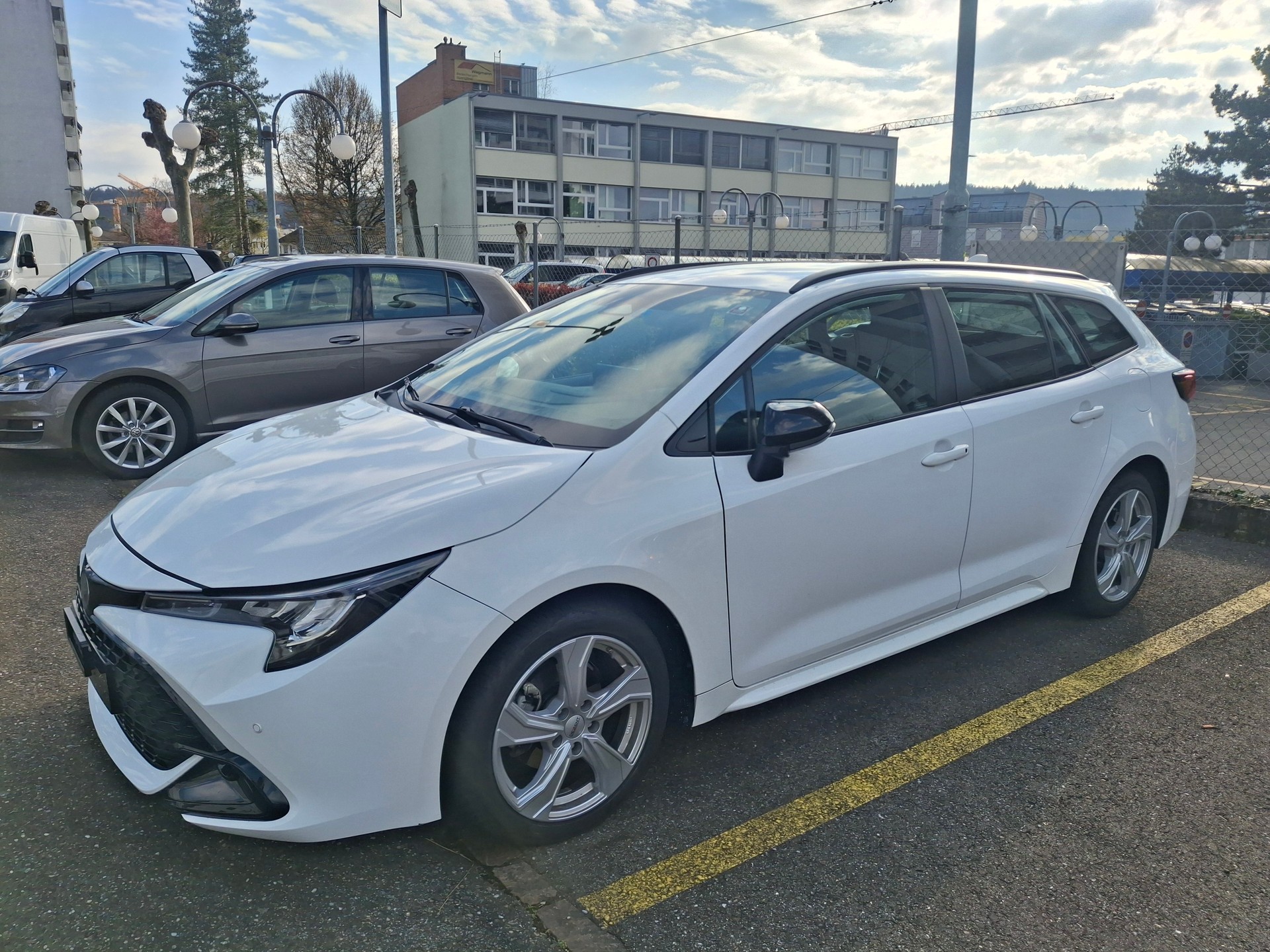 TOYOTA Corolla Touring Sports 1.8 HSD Trend e-CVT-image-11