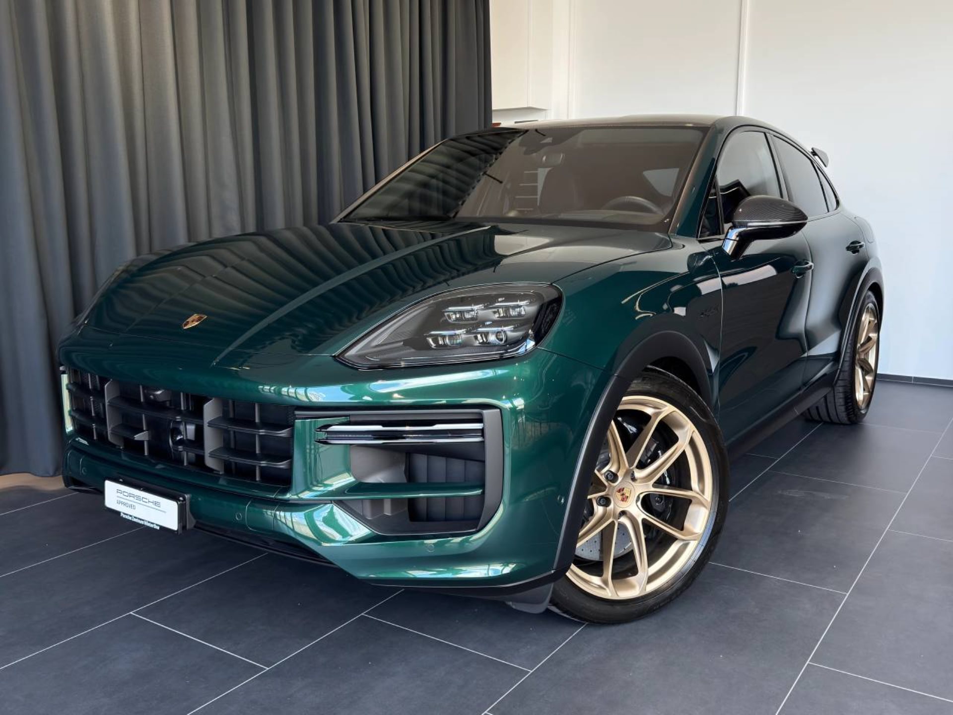 PORSCHE Cayenne Turbo E-Hybrid Coupé mit GT-Paket