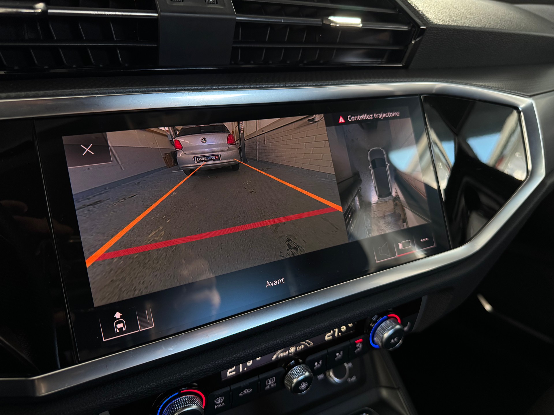 AUDI Q3 45 TFSI S line quattro S-tronic-image-11