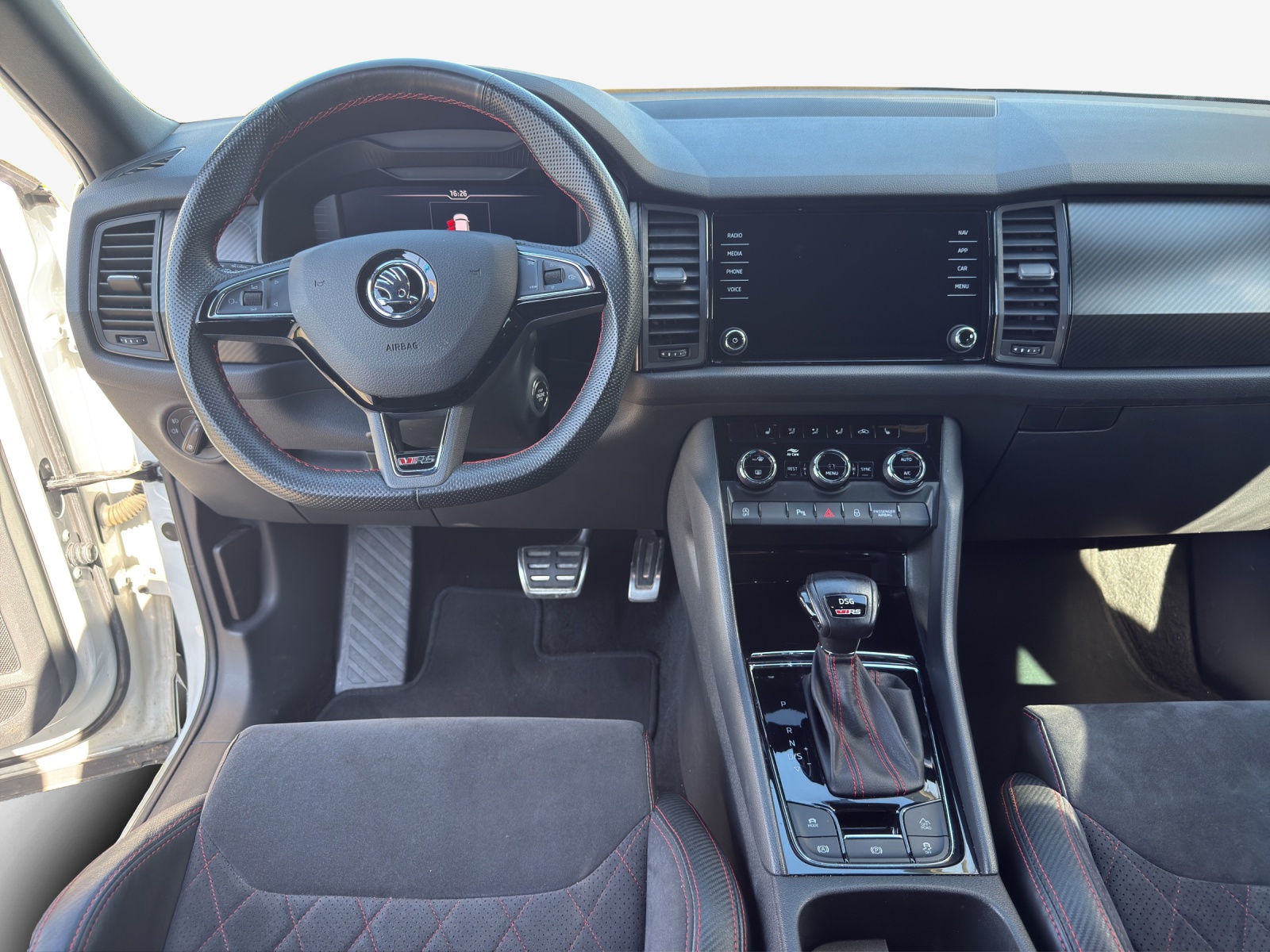 SKODA Kodiaq 2.0 Bi-TDI SCR RS 4x4 DSG-image-8