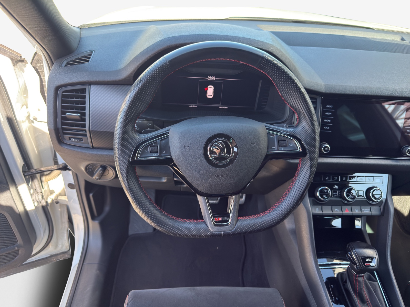 SKODA Kodiaq 2.0 Bi-TDI SCR RS 4x4 DSG-image-9