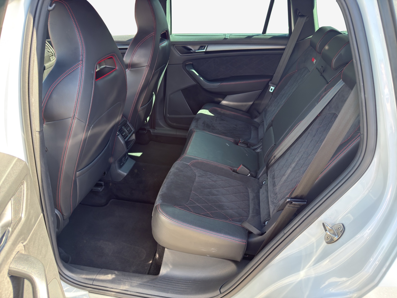 SKODA Kodiaq 2.0 Bi-TDI SCR RS 4x4 DSG-image-11