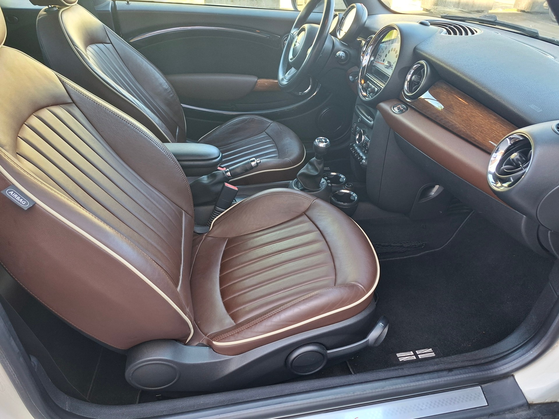 MINI Cooper S Cabriolet-image-7