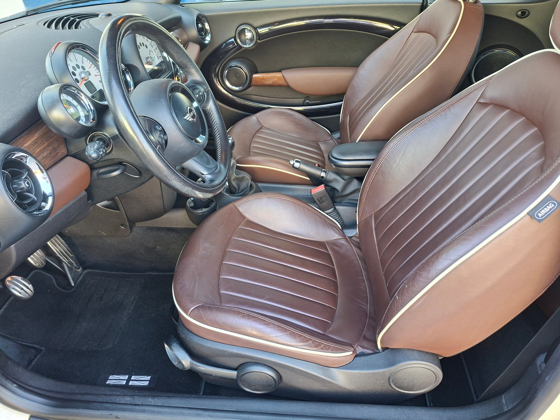 MINI Cooper S Cabriolet-image-6