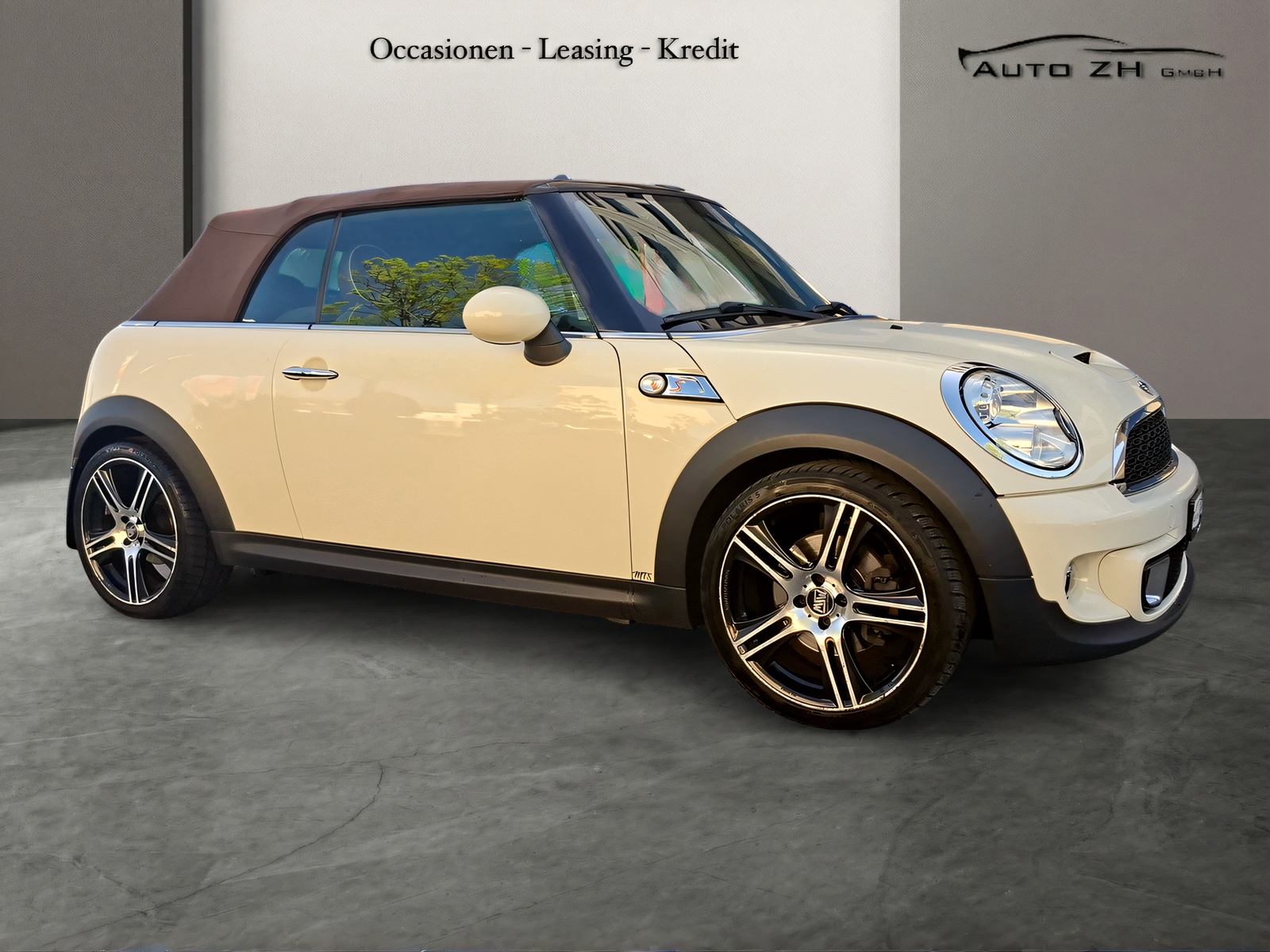 MINI Cooper S Cabriolet-image-2