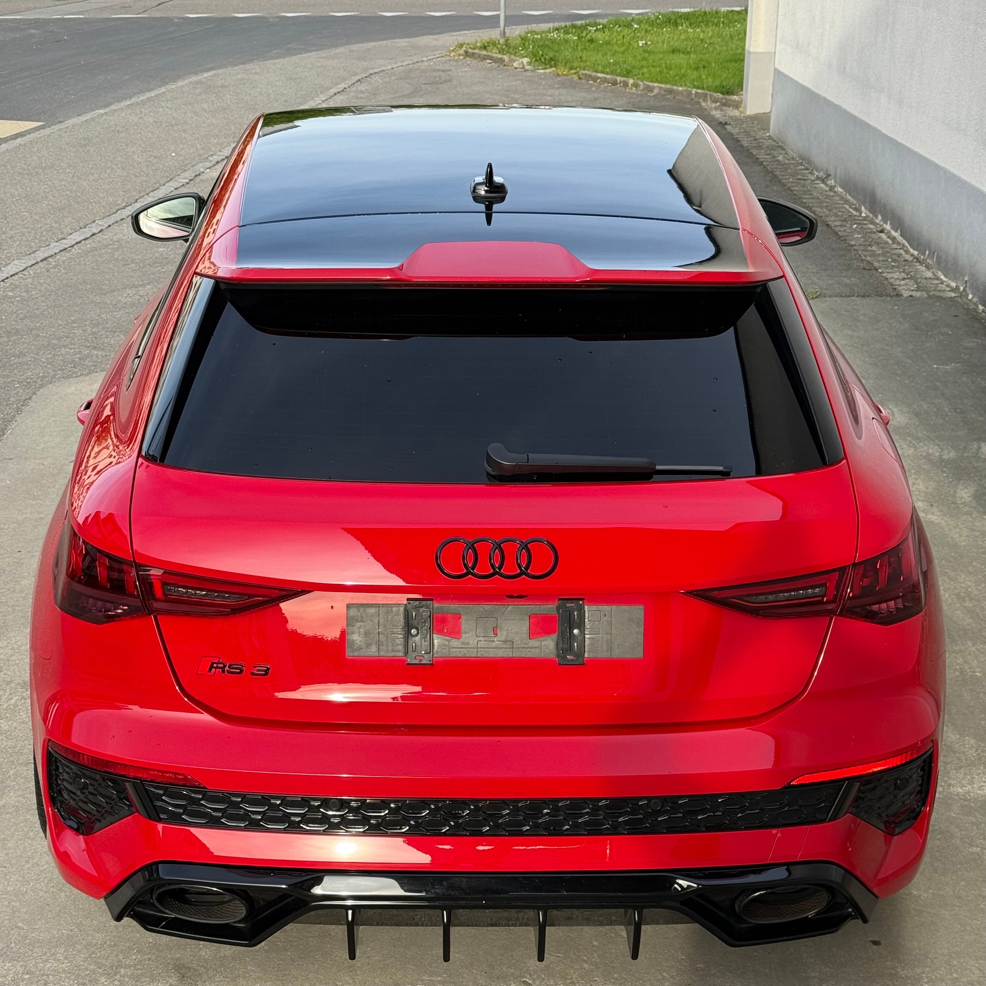 AUDI RS3 Sportback 2.5 TSI quattro S-tronic-image-4