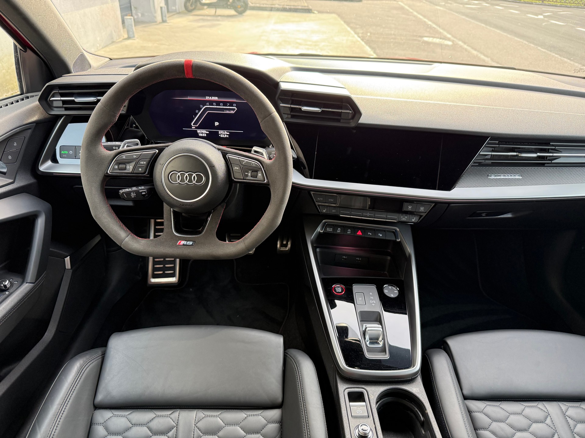 AUDI RS3 Sportback 2.5 TSI quattro S-tronic-image-8