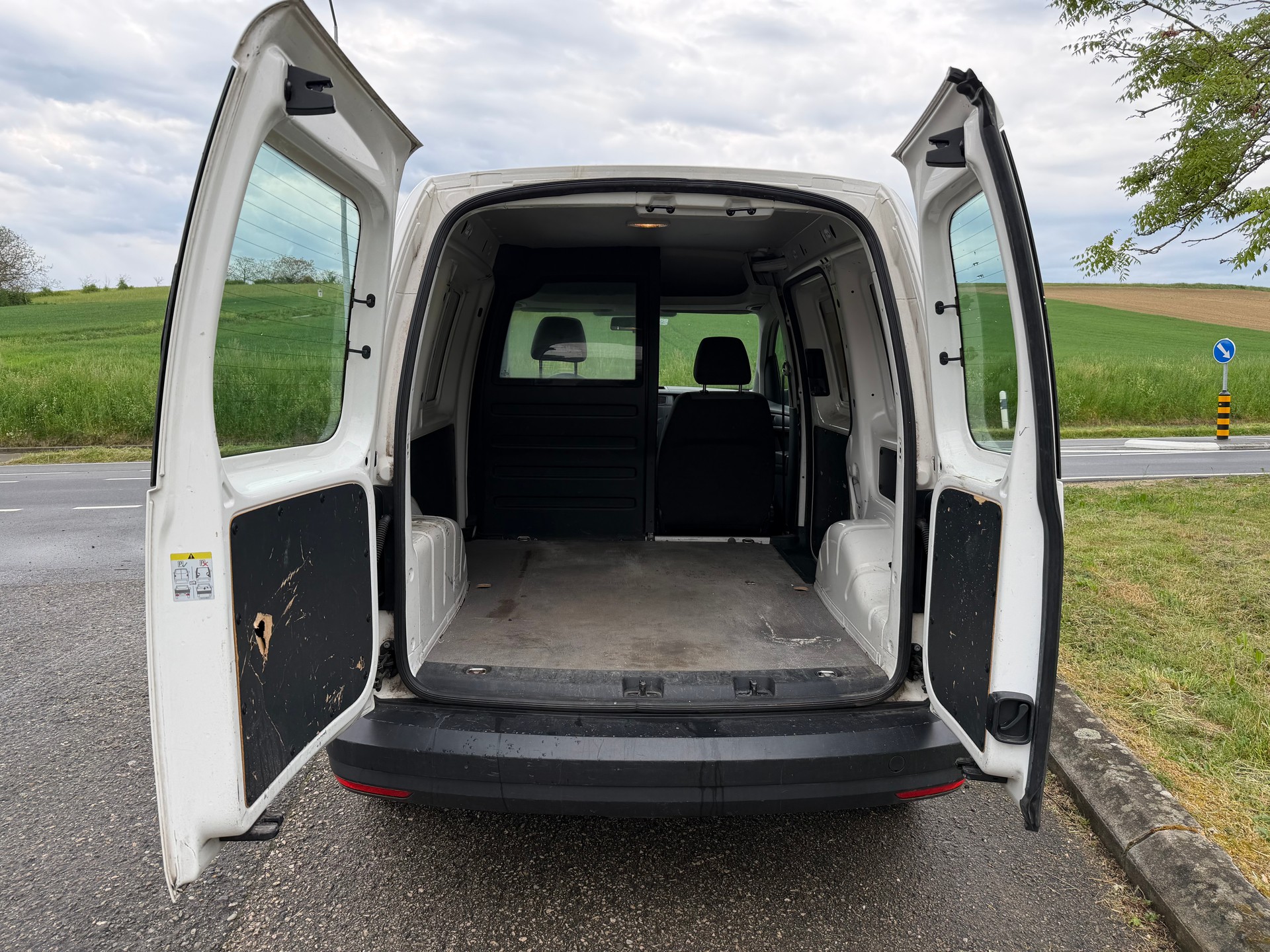 VW Caddy 1.2 TSI BlueMotion Technology-image-7