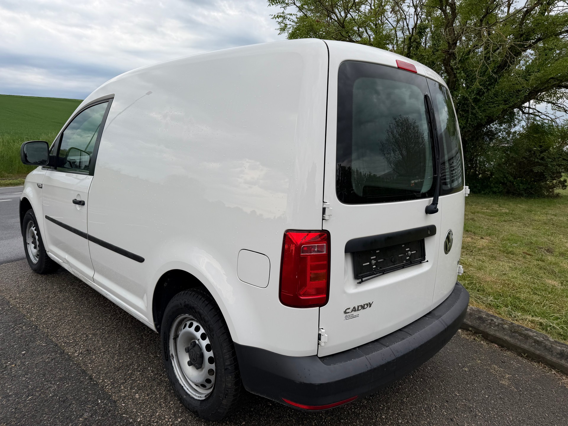VW Caddy 1.2 TSI BlueMotion Technology-image-13