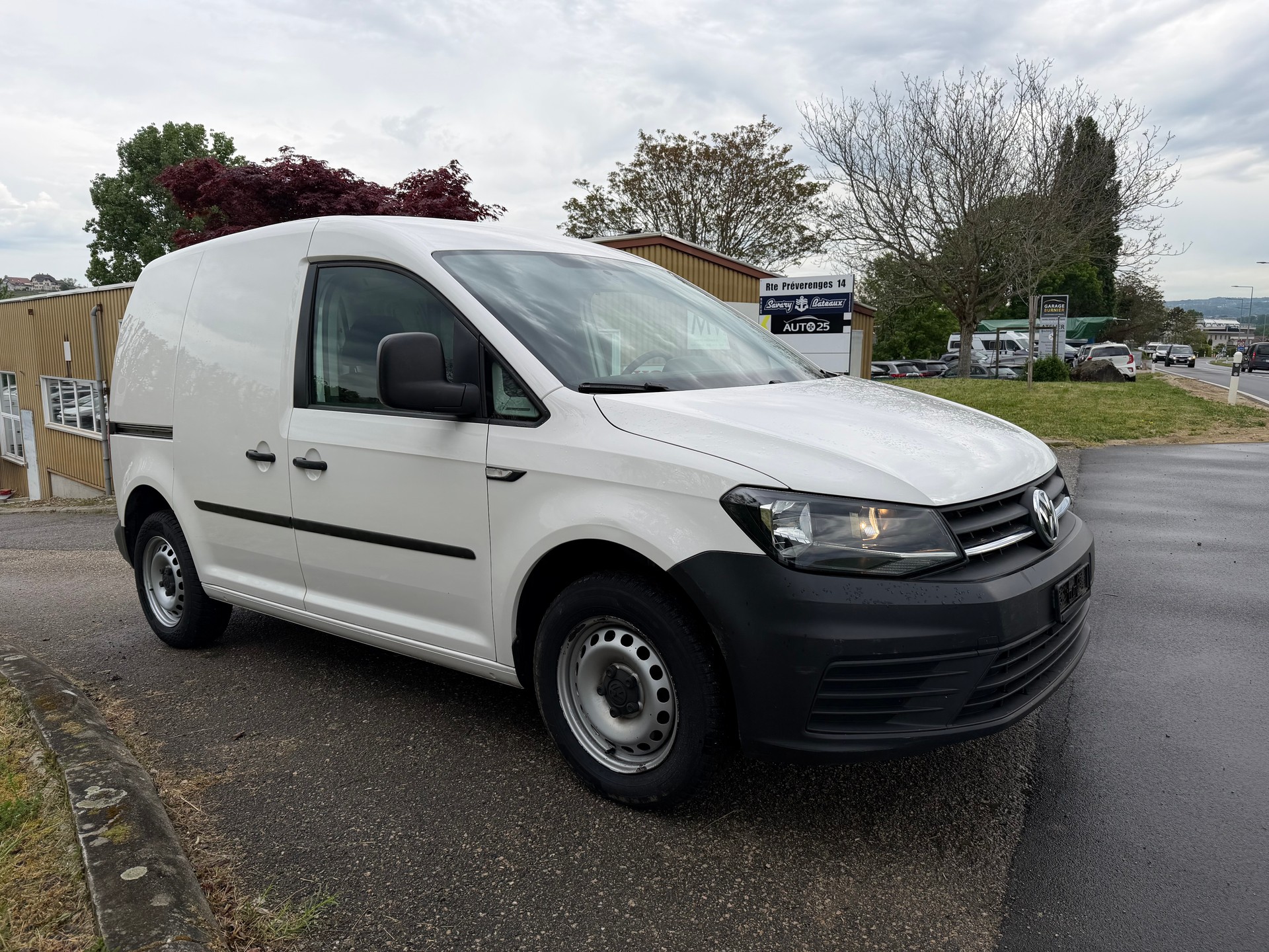 VW Caddy 1.2 TSI BlueMotion Technology-image-10