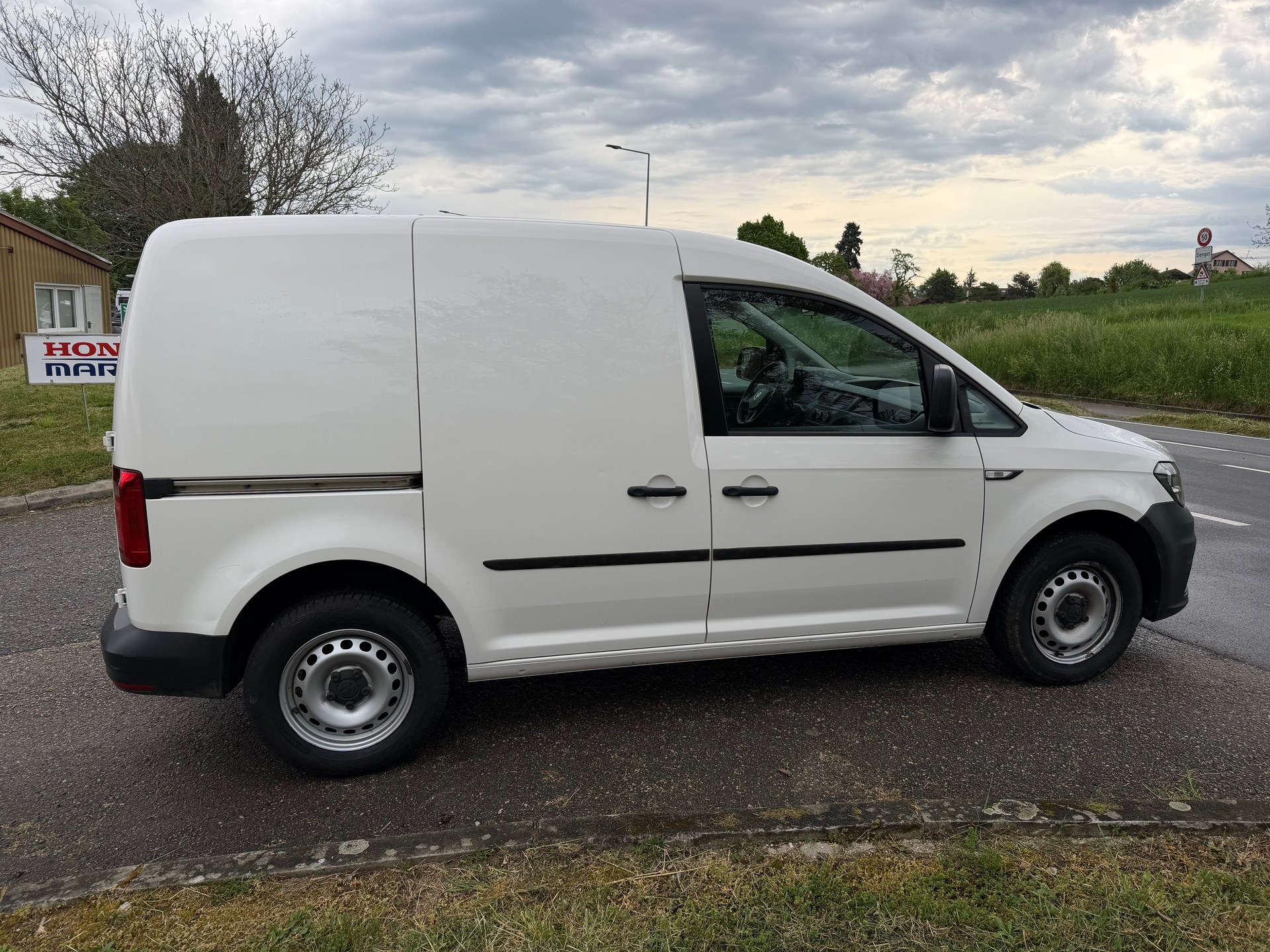 VW Caddy 1.2 TSI BlueMotion Technology-image-8