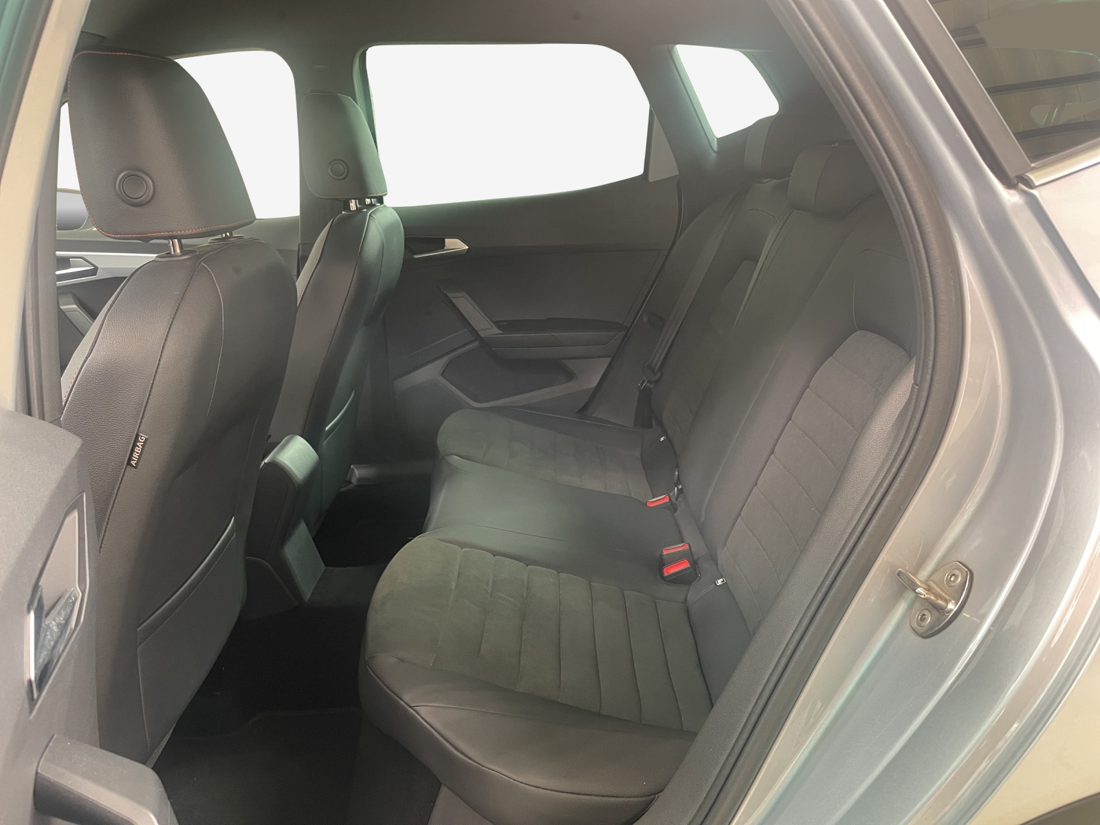 SEAT Arona 1.0 TSI Eco Hola FR DSG-image-11