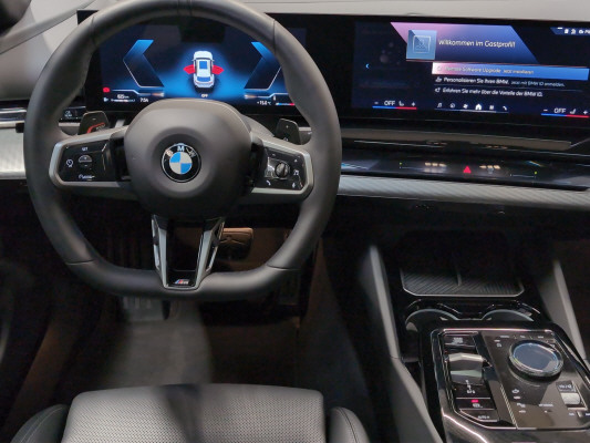 BMW 520d xDr 48V Tour M Sport-image-10