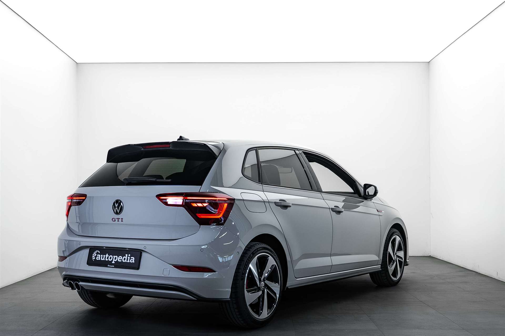 VW Polo 2.0 TSi GTi 207PS DSG-Automat-image-2