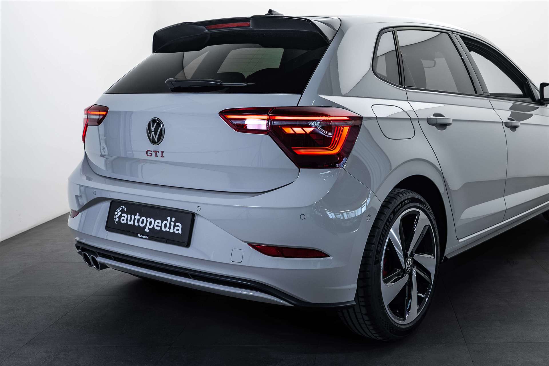 VW Polo 2.0 TSi GTi 207PS DSG-Automat-image-3