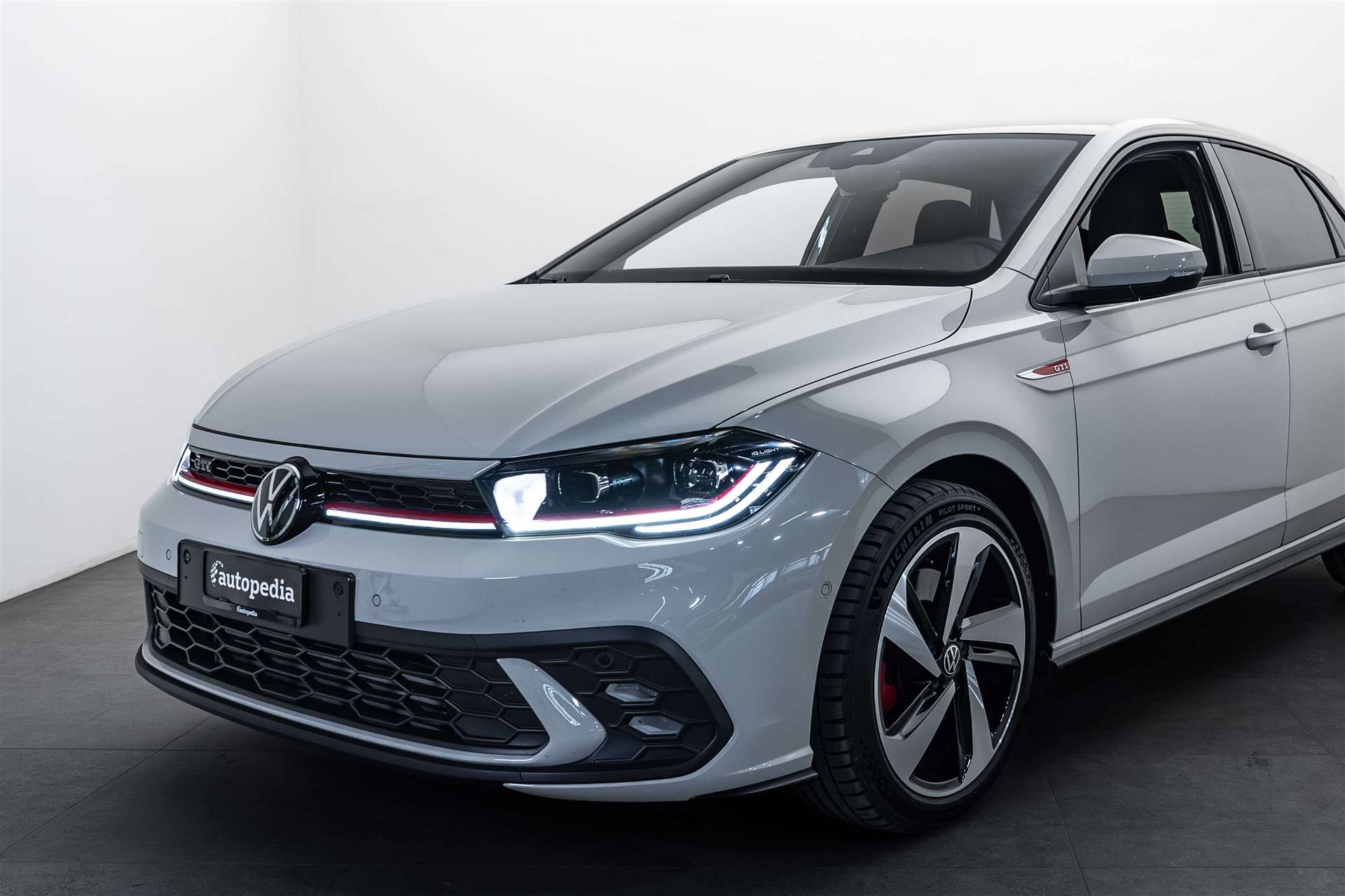 VW Polo 2.0 TSi GTi 207PS DSG-Automat-image-1