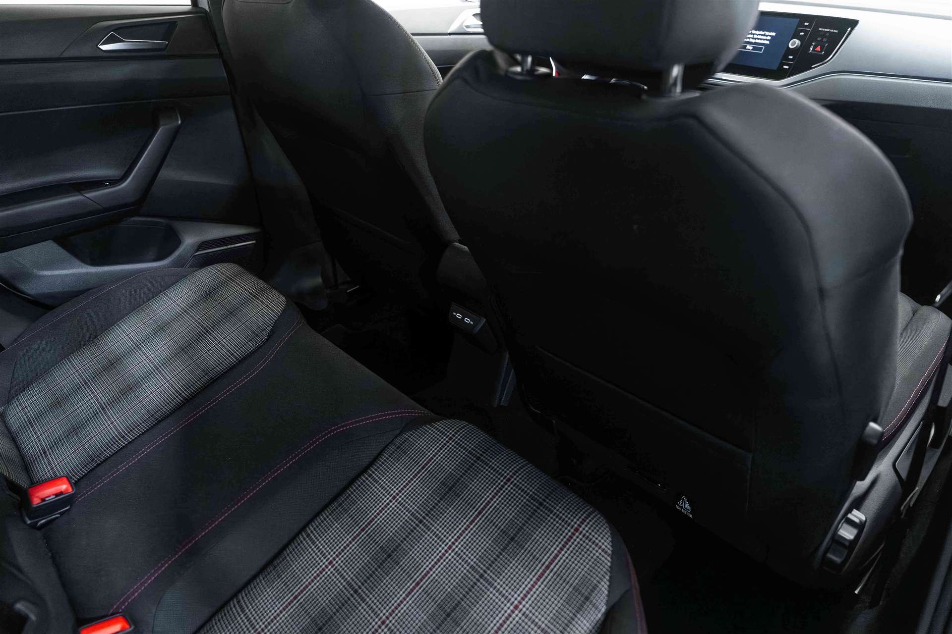 VW Polo 2.0 TSi GTi 207PS DSG-Automat-image-12