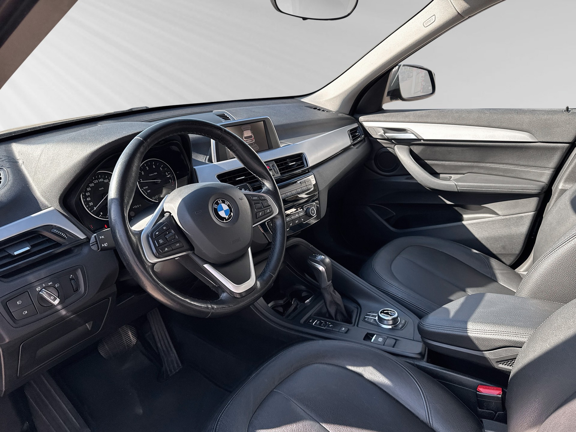 BMW X1 xDrive 20i Steptronic-image-3