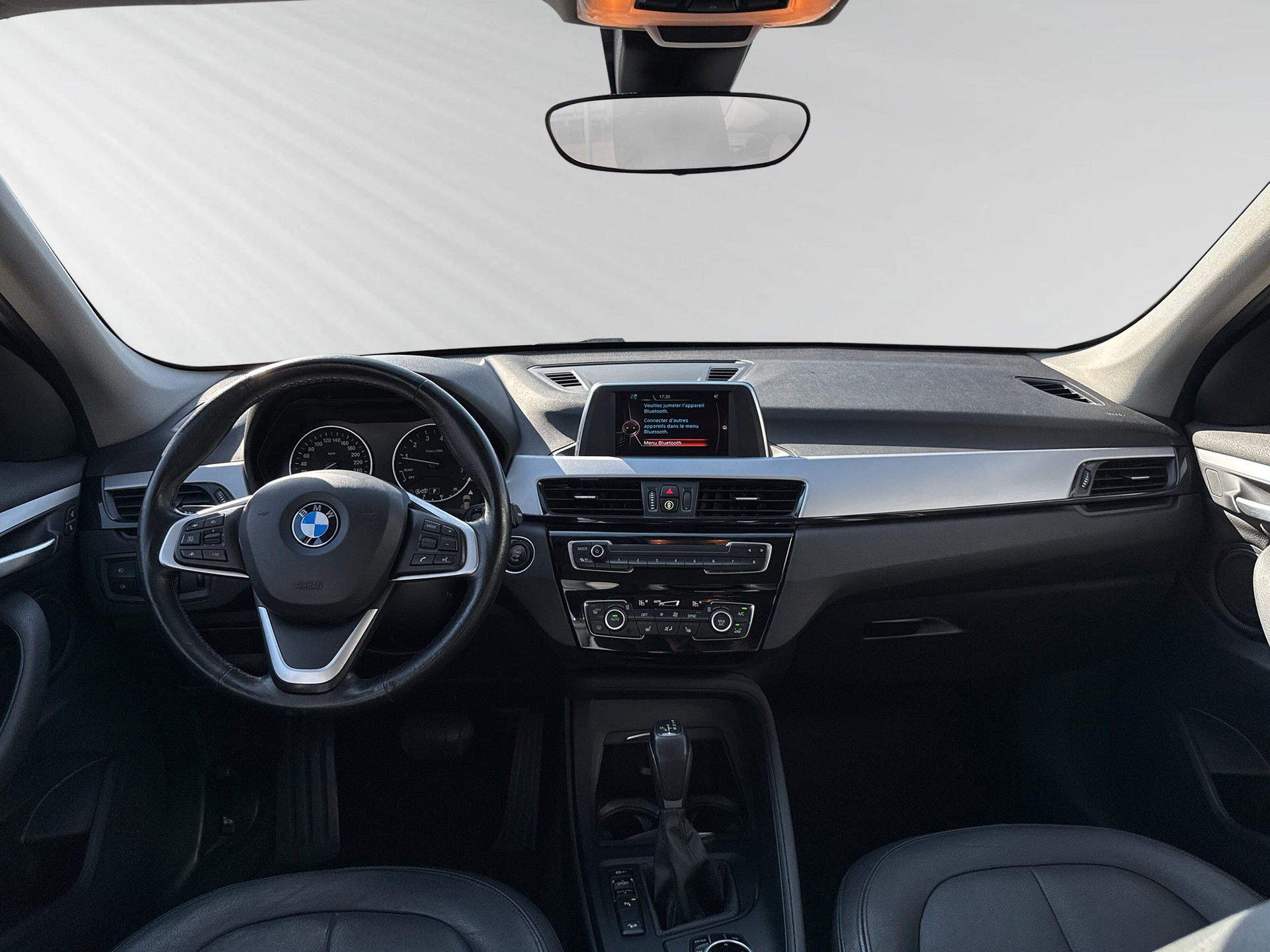 BMW X1 xDrive 20i Steptronic-image-5