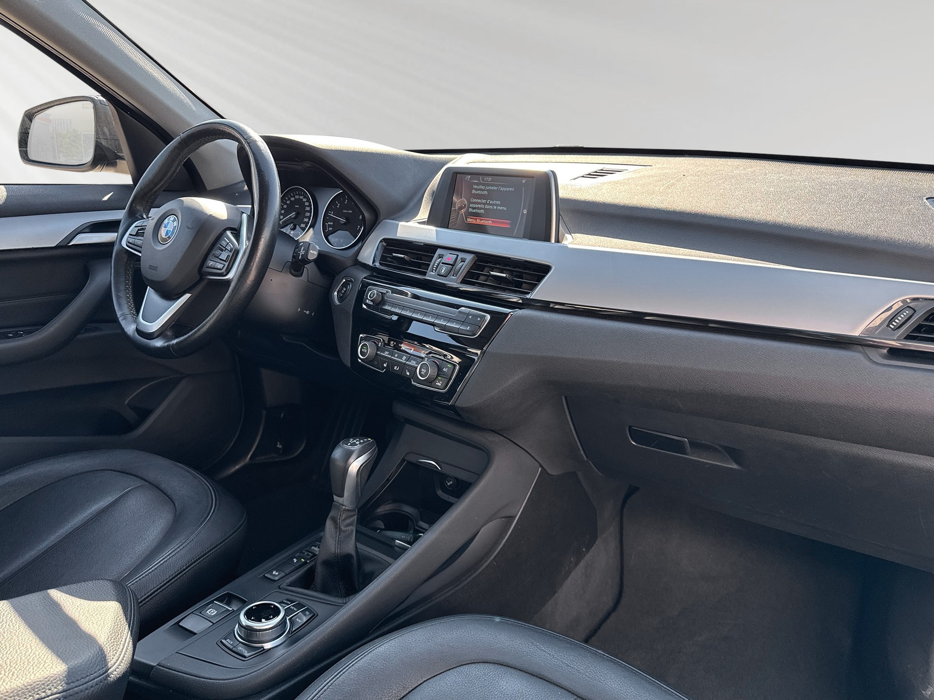 BMW X1 xDrive 20i Steptronic-image-4