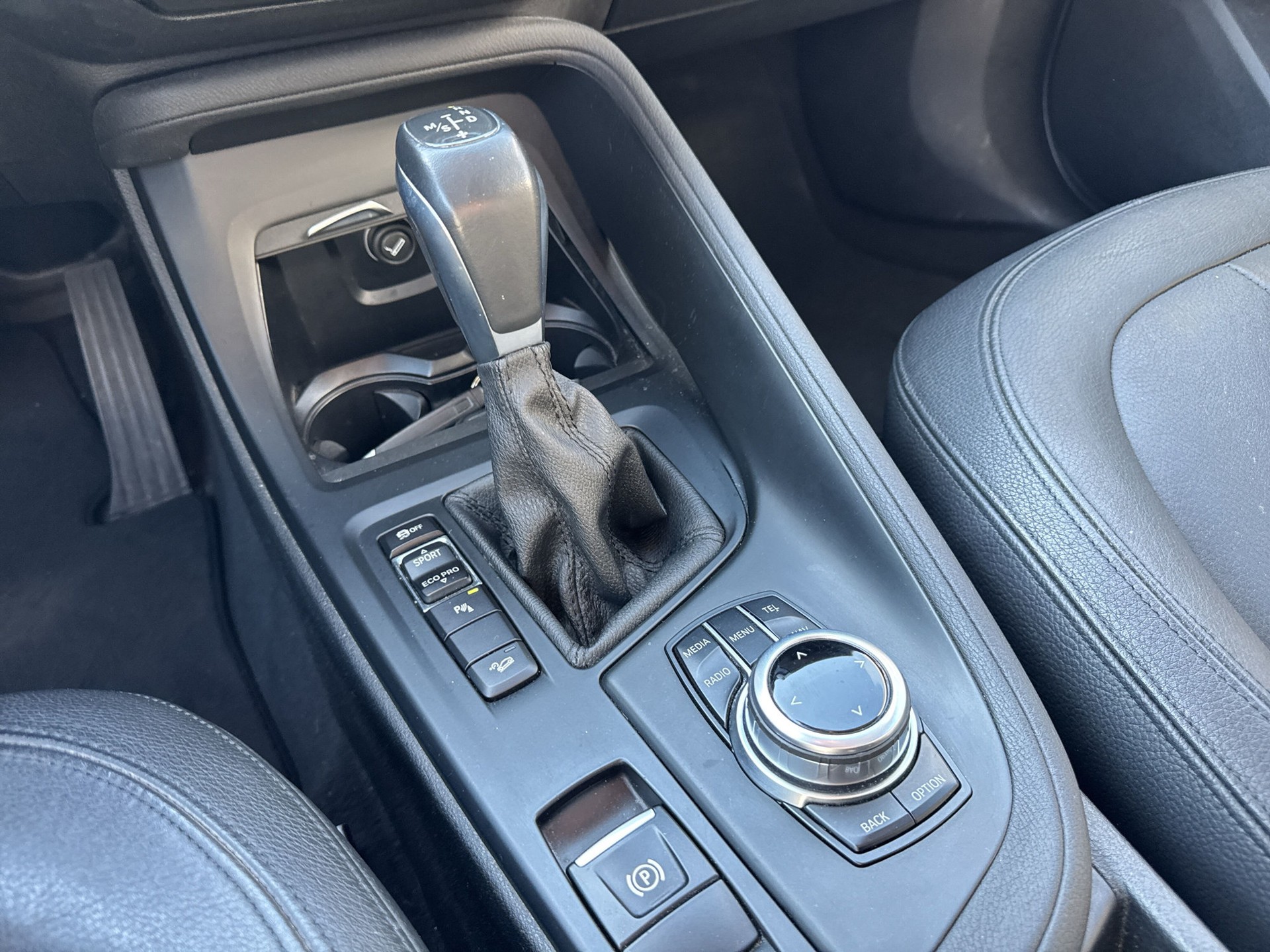 BMW X1 xDrive 20i Steptronic-image-12