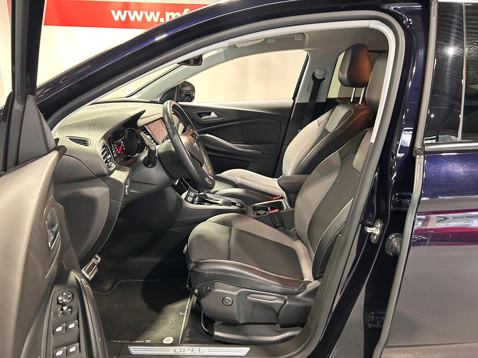 OPEL Grandland X 1.2 T Ultimate-image-6