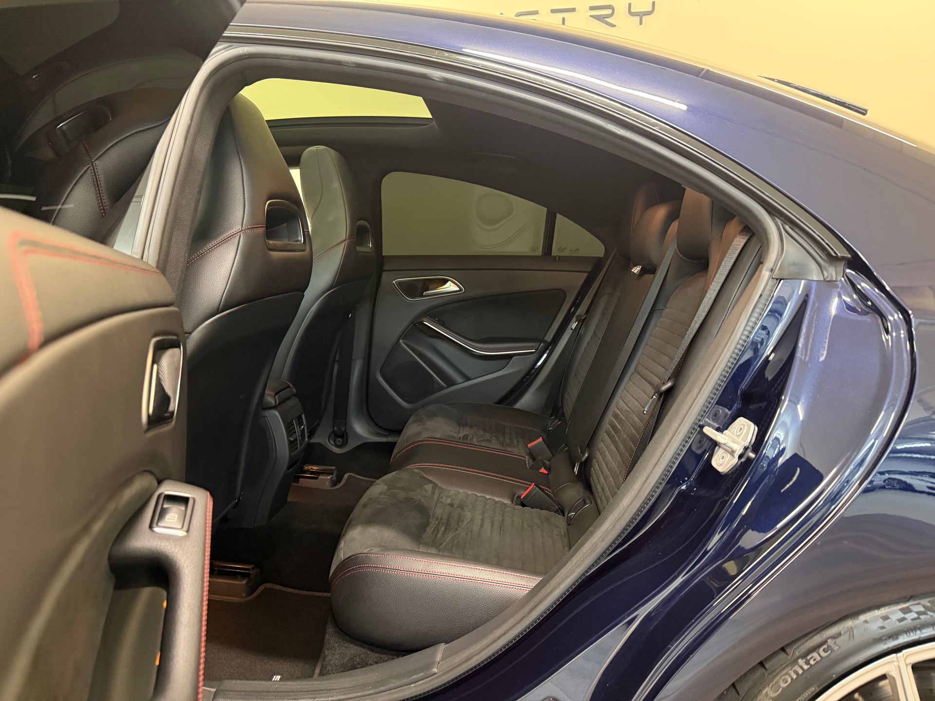 MERCEDES-BENZ CLA 45 AMG 4Matic Speedshift-image-18