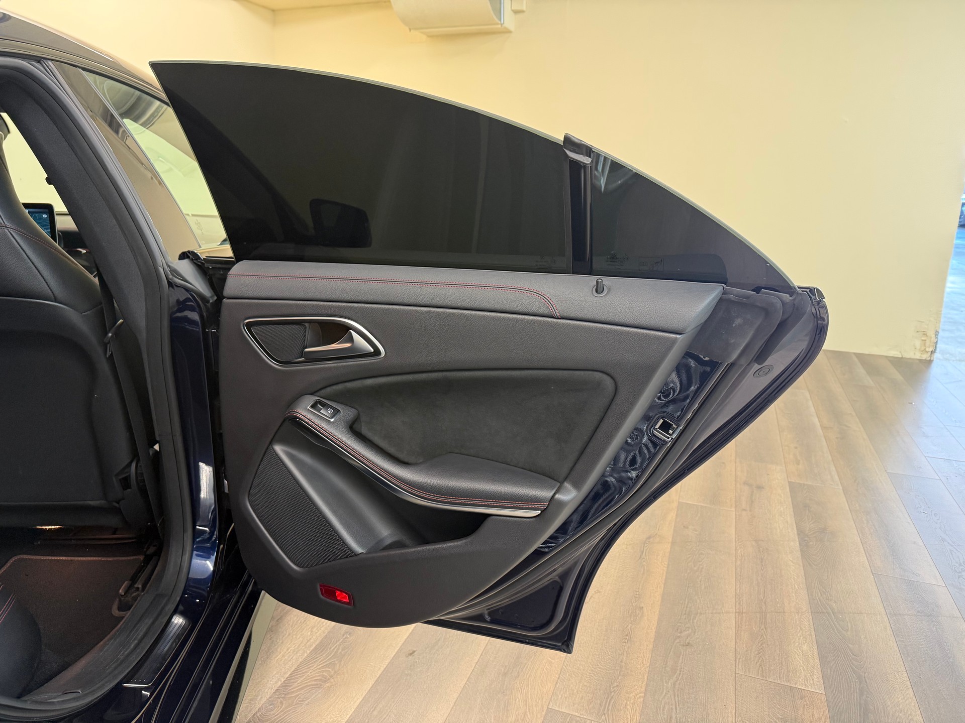 MERCEDES-BENZ CLA 45 AMG 4Matic Speedshift-image-24