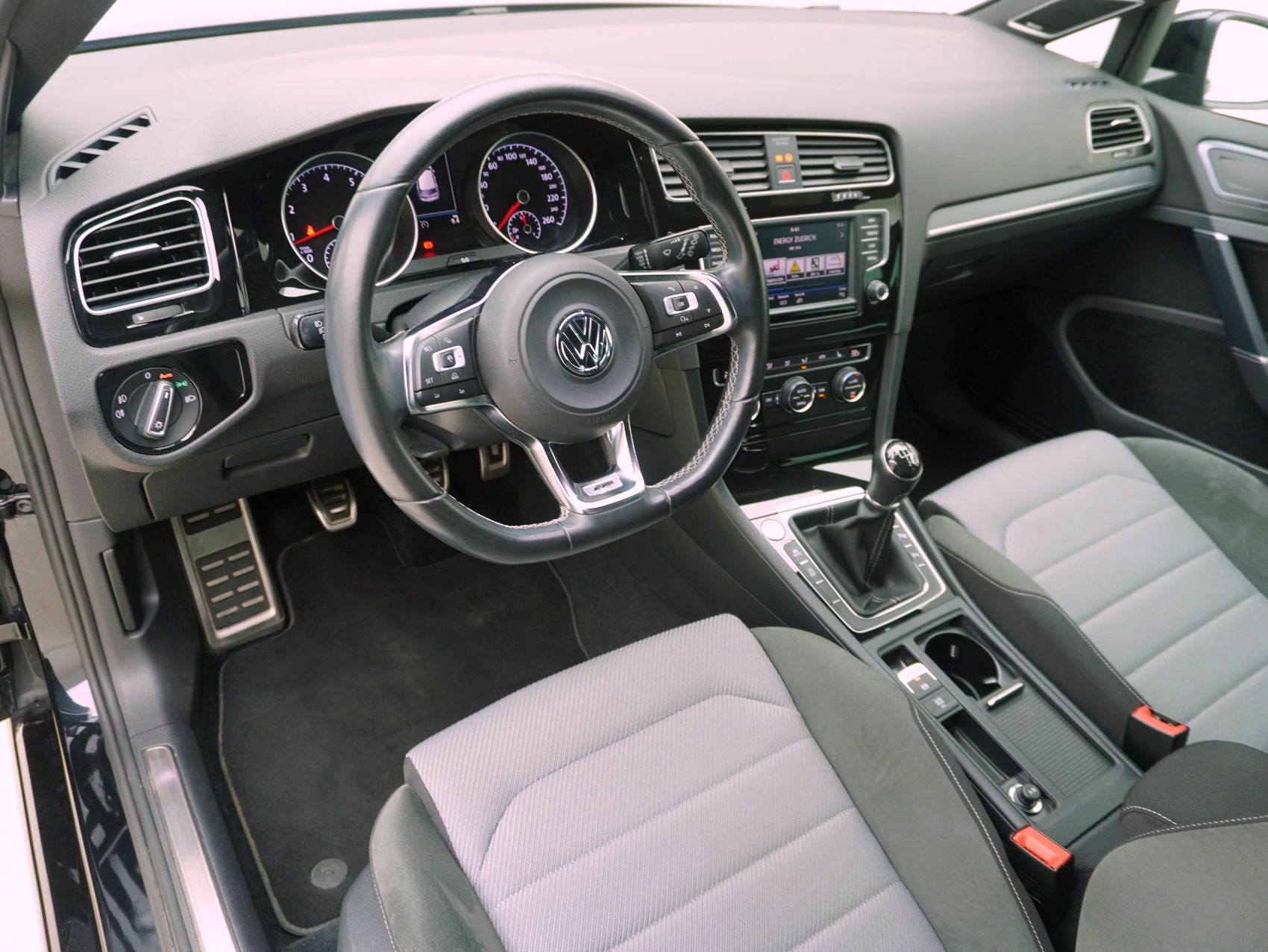 VW Golf 7 1.4 TSI R-Line-image-9