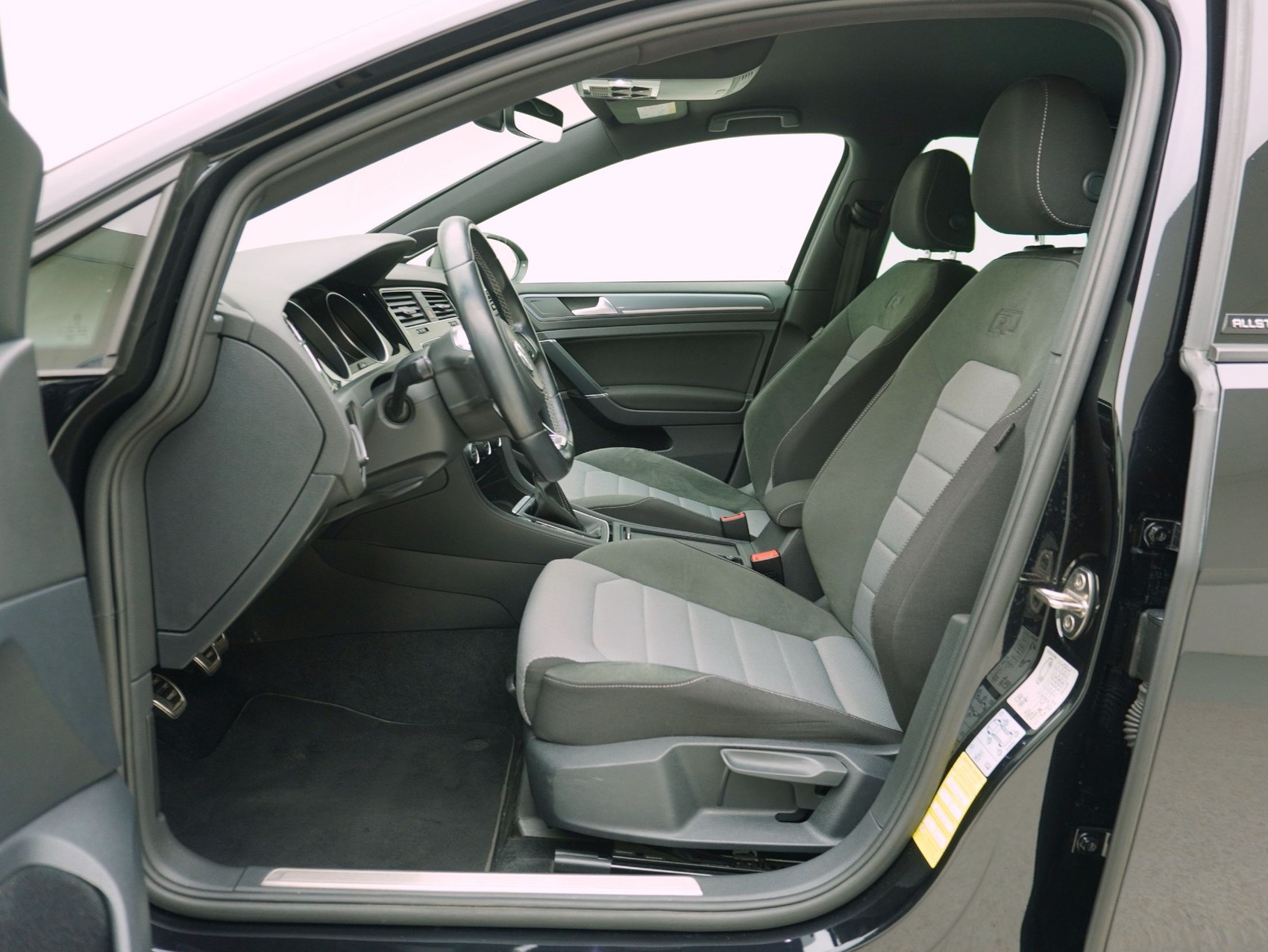 VW Golf 7 1.4 TSI R-Line-image-8
