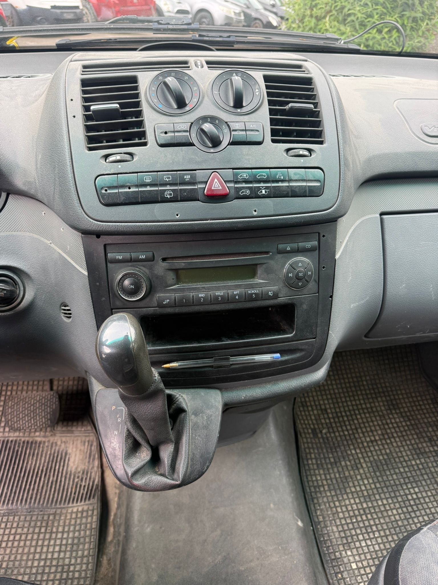 MERCEDES-BENZ Vito 111 CDI 4x4-image-8