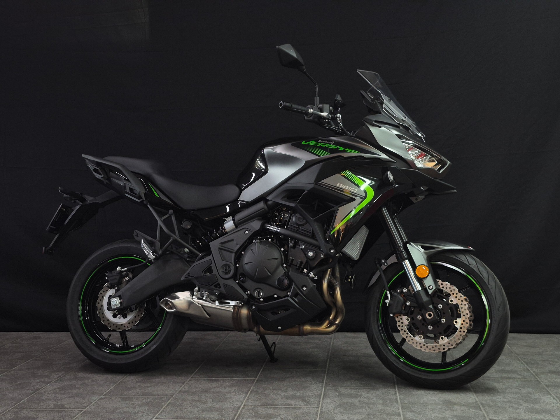 KAWASAKI Versys 650 (35kW)-showroom-element-2