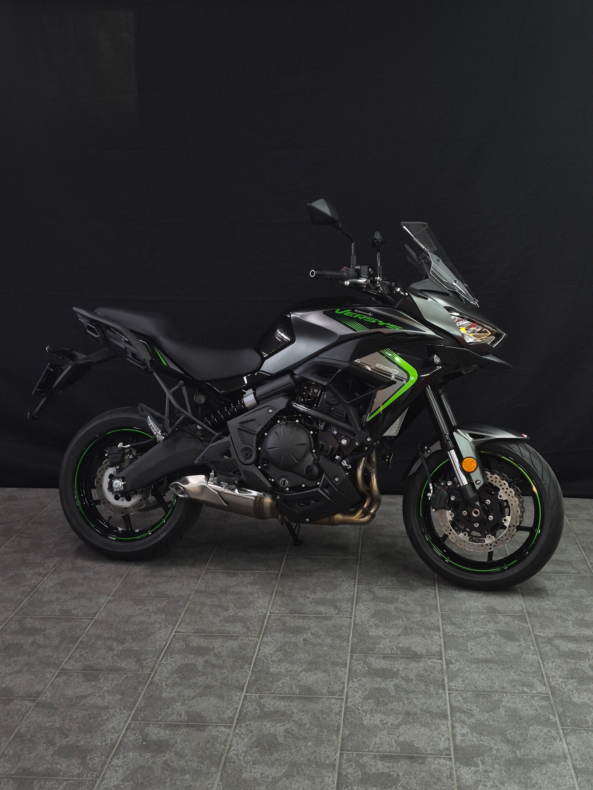 KAWASAKI Versys 650 (35kW)-showroom-element-3