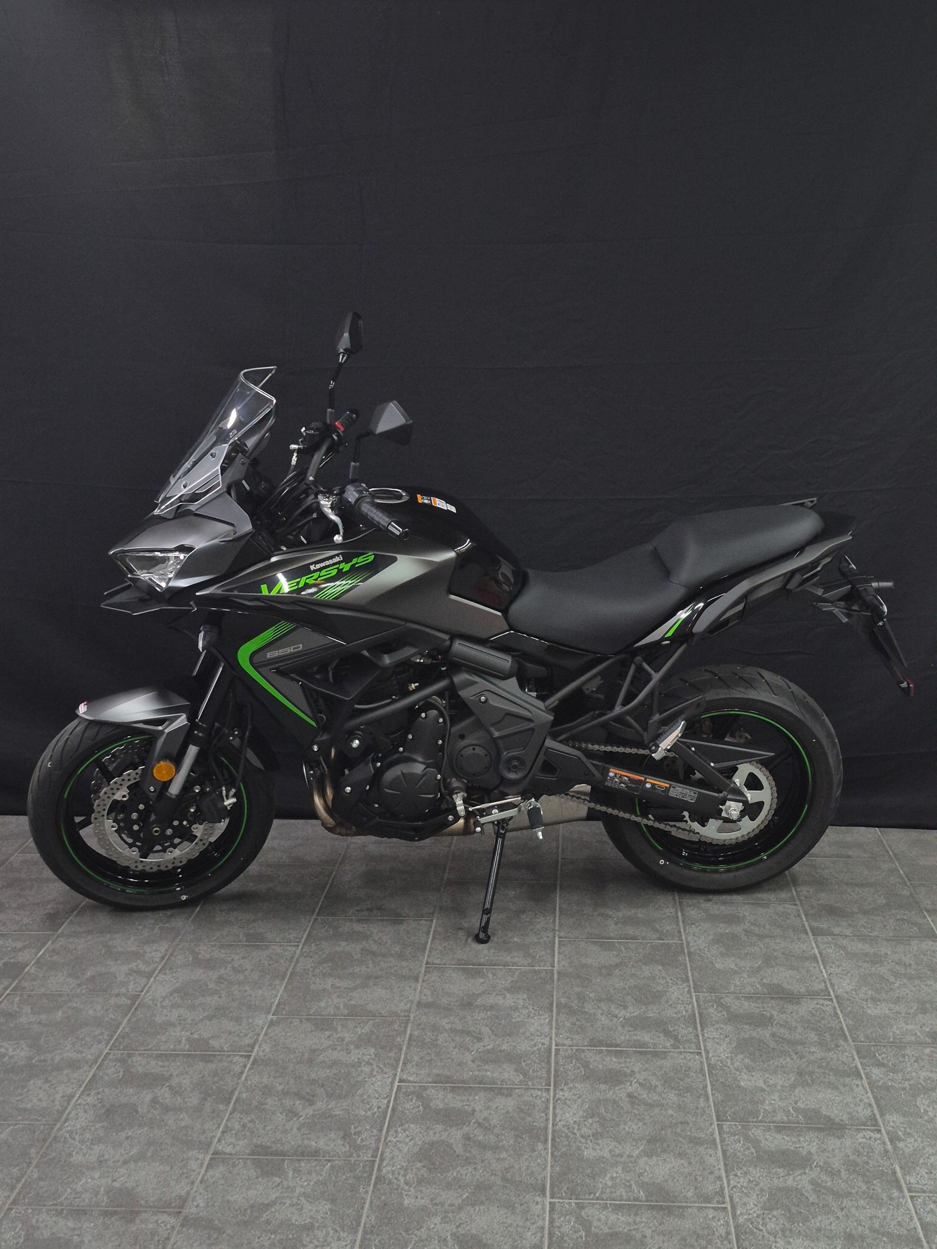 KAWASAKI Versys 650 (35kW)-showroom-element-1