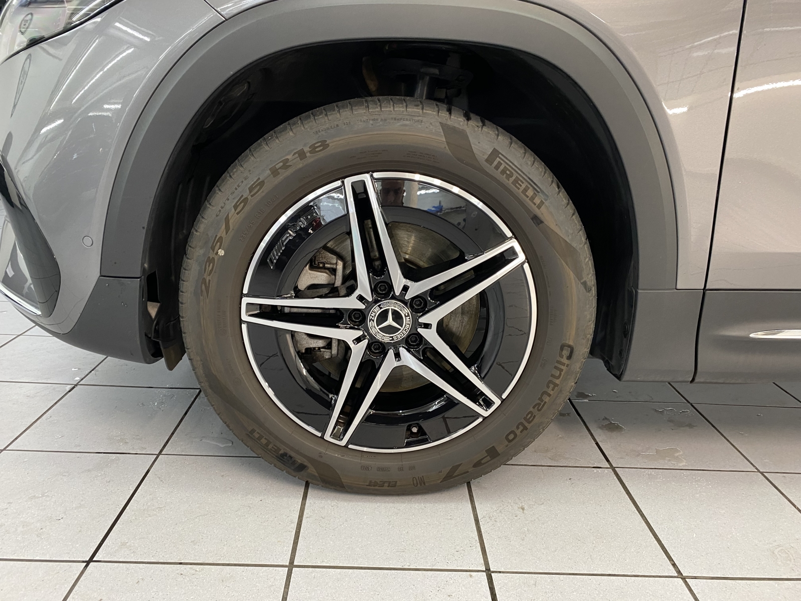 MERCEDES-BENZ EQB 350 AMG Line 4MATIC-image-5