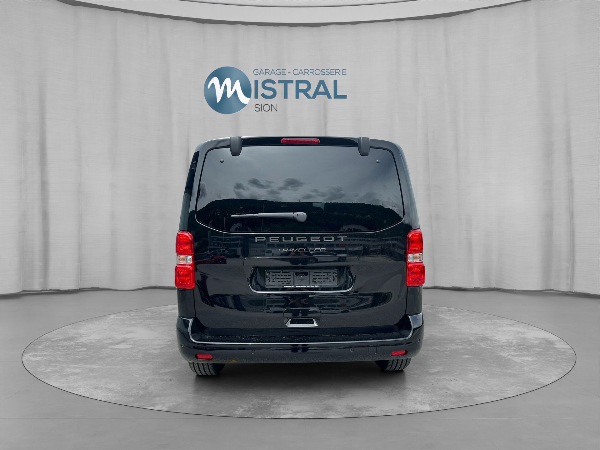 PEUGEOT Traveller 2.2 BlueHDi Family Edition Standard EAT8-image-3