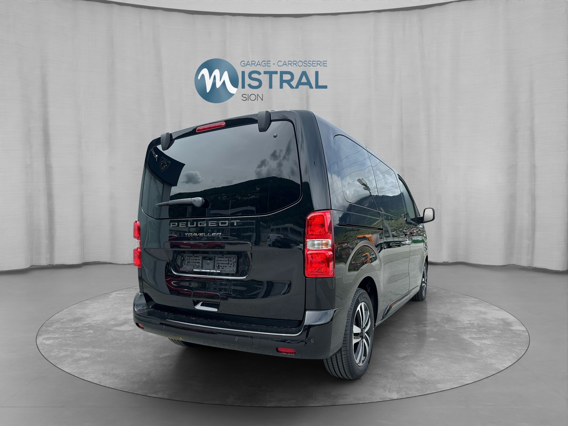 PEUGEOT Traveller 2.2 BlueHDi Family Edition Standard EAT8-image-4