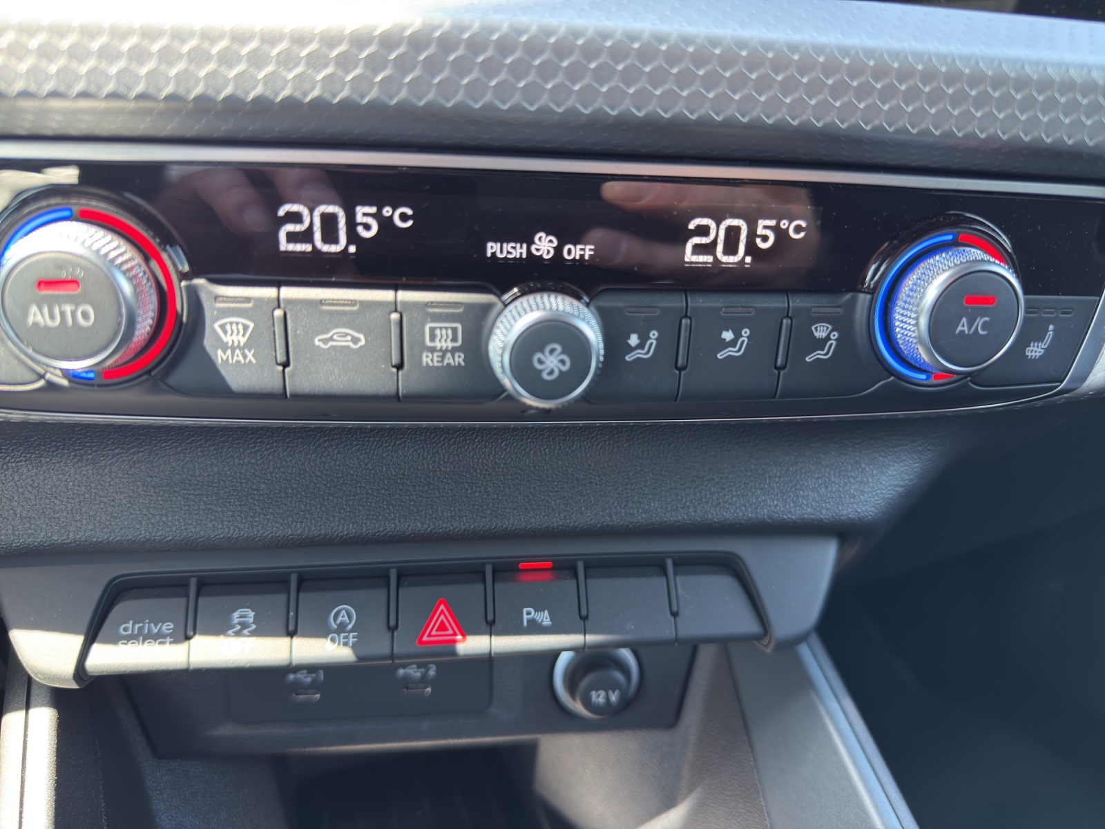 AUDI A1 Sportback 35 TFSI S Line S-tronic-image-15