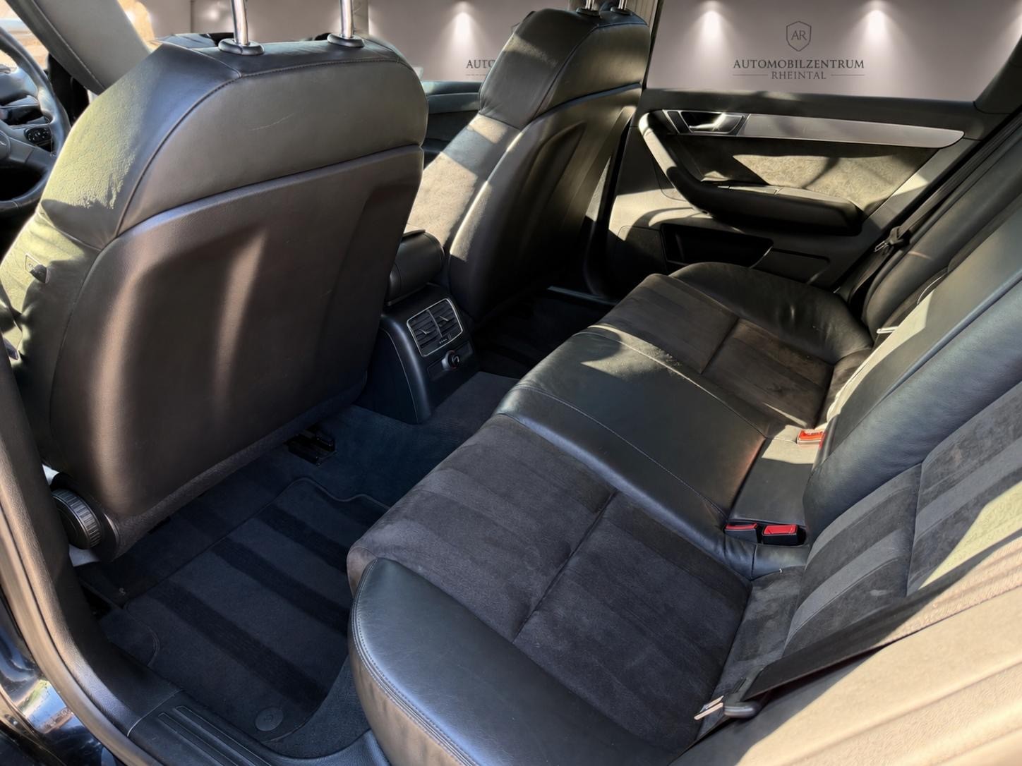 AUDI A6 Limousine 2.4 V6-image-16