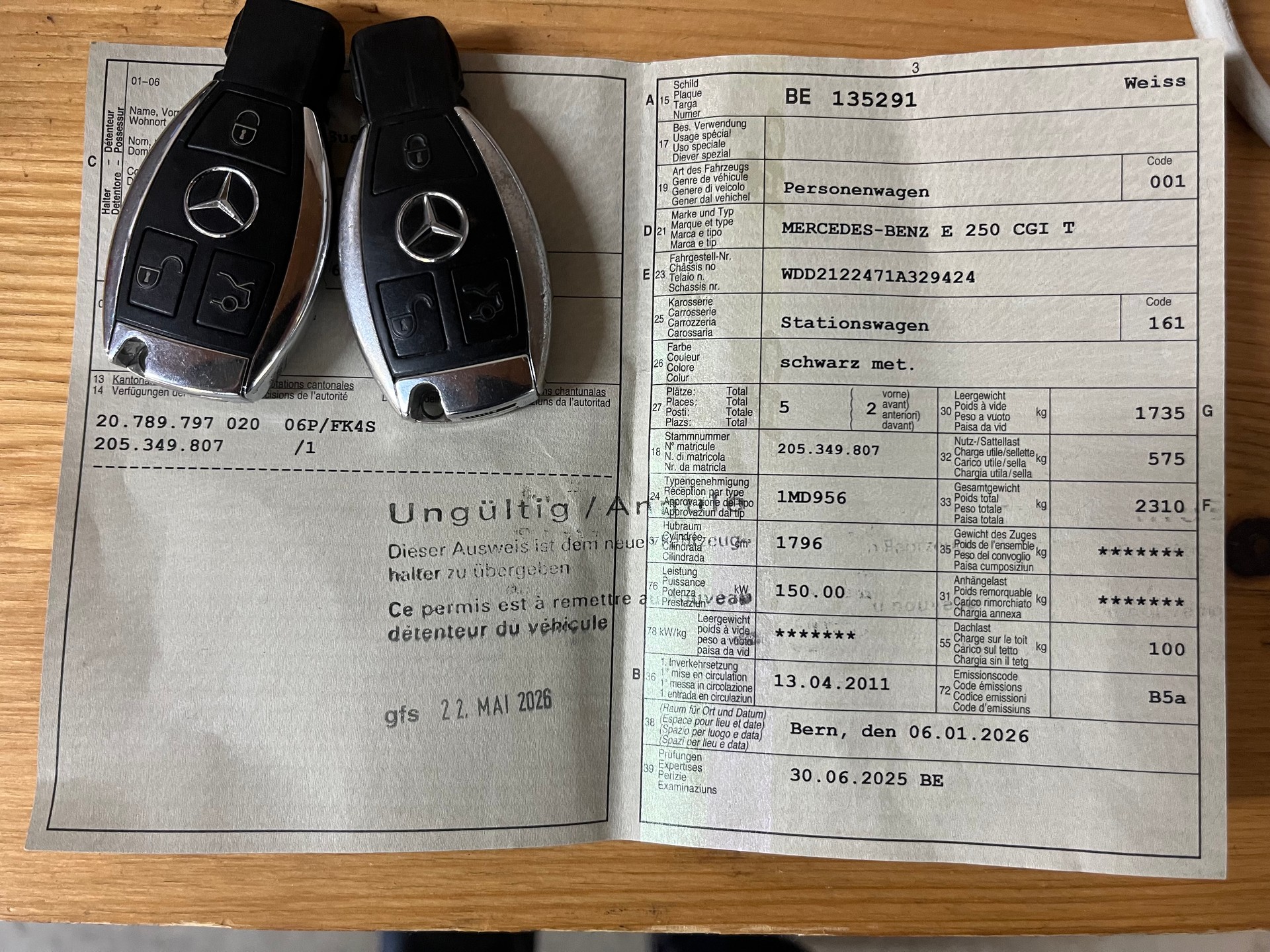 MERCEDES-BENZ E 250 CGI BlueEfficiency Avantgarde Automatic-image-9
