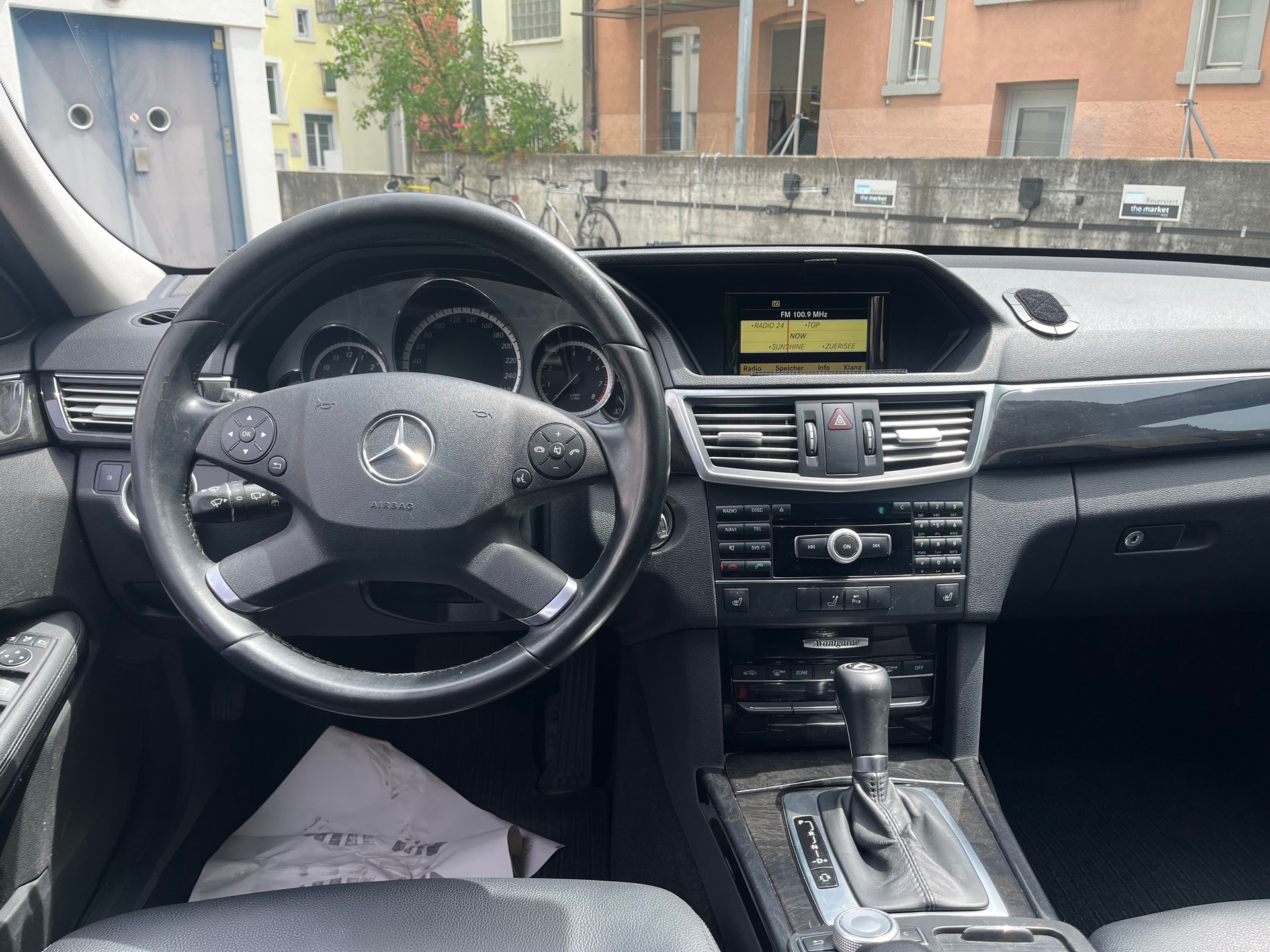 MERCEDES-BENZ E 250 CGI BlueEfficiency Avantgarde Automatic-image-7